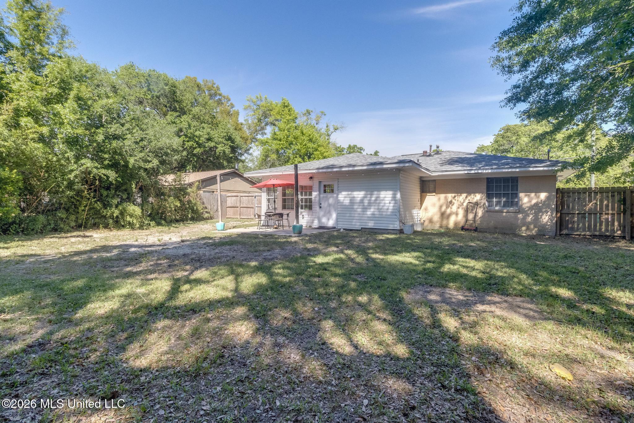1004 Augustine Drive Property Photo 21