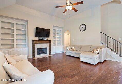 2175 Redbud Cove Property Photo 6
