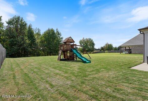2175 Redbud Cove Property Photo 28