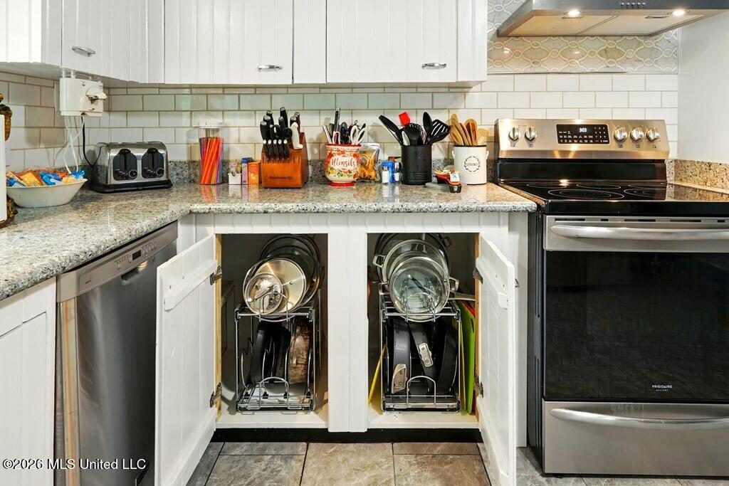 711 Neal Road Property Photo 6
