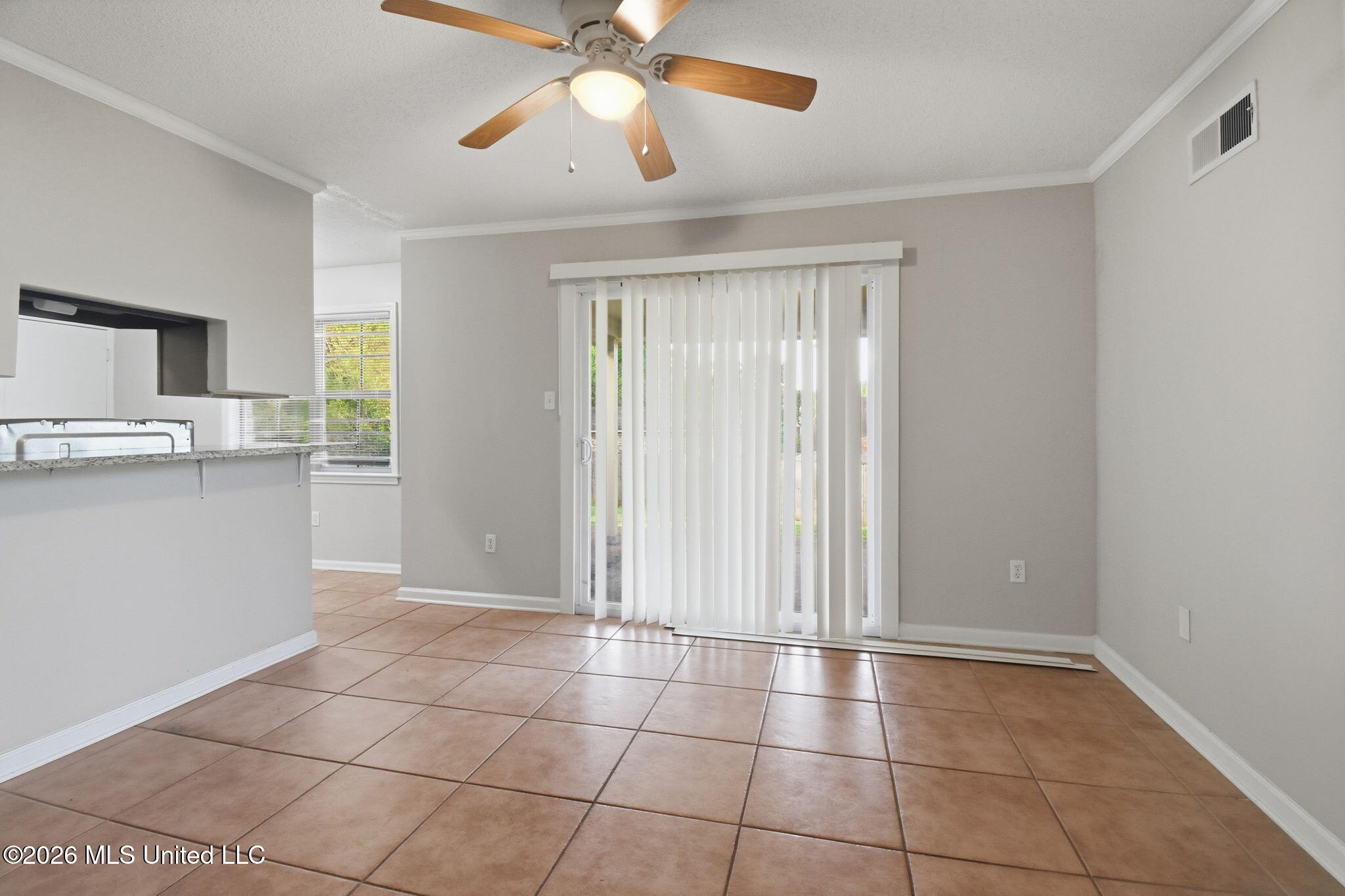 727 Thornwood Drive Property Photo 3