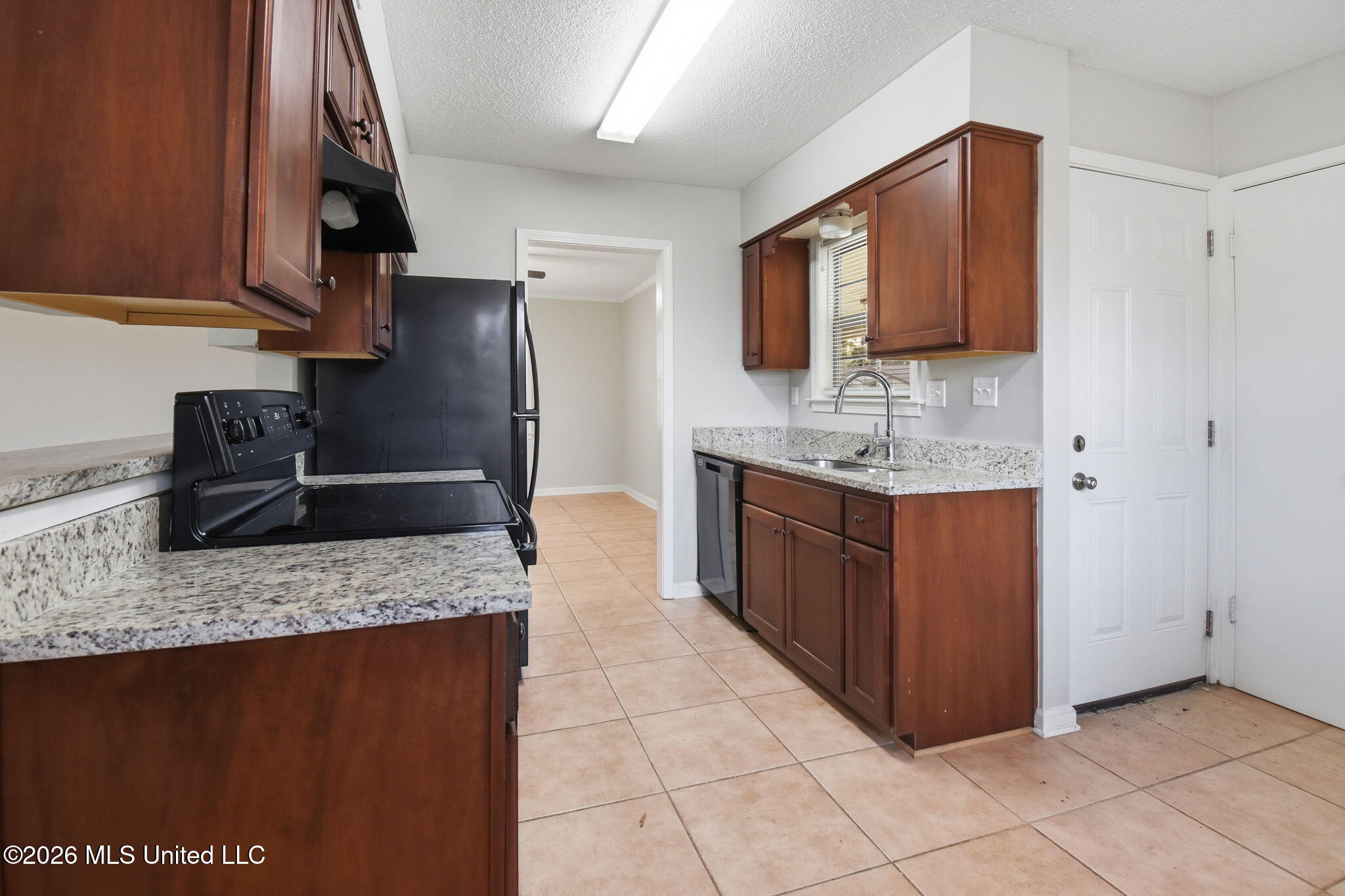 727 Thornwood Drive Property Photo 6