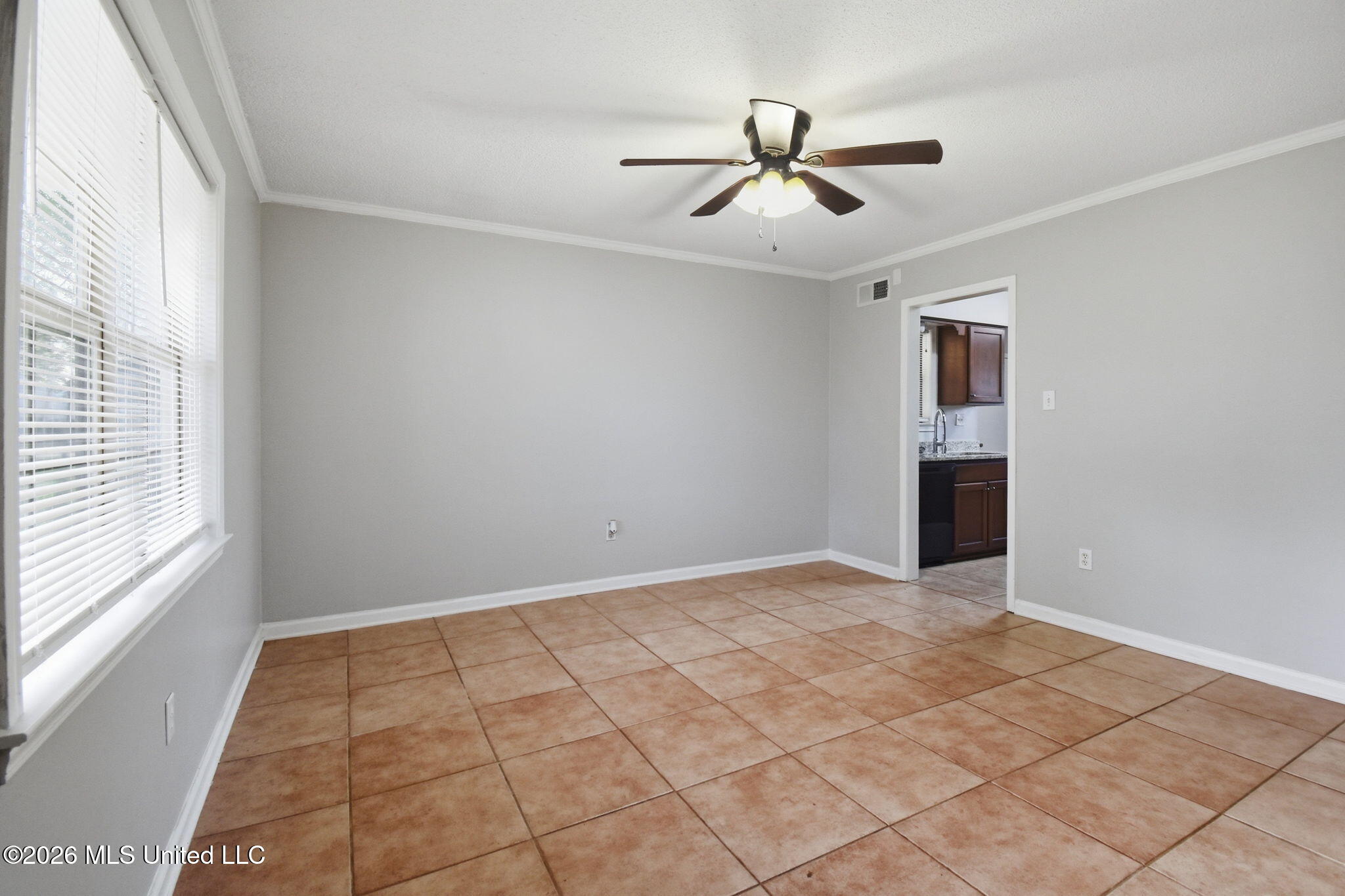 727 Thornwood Drive Property Photo 8