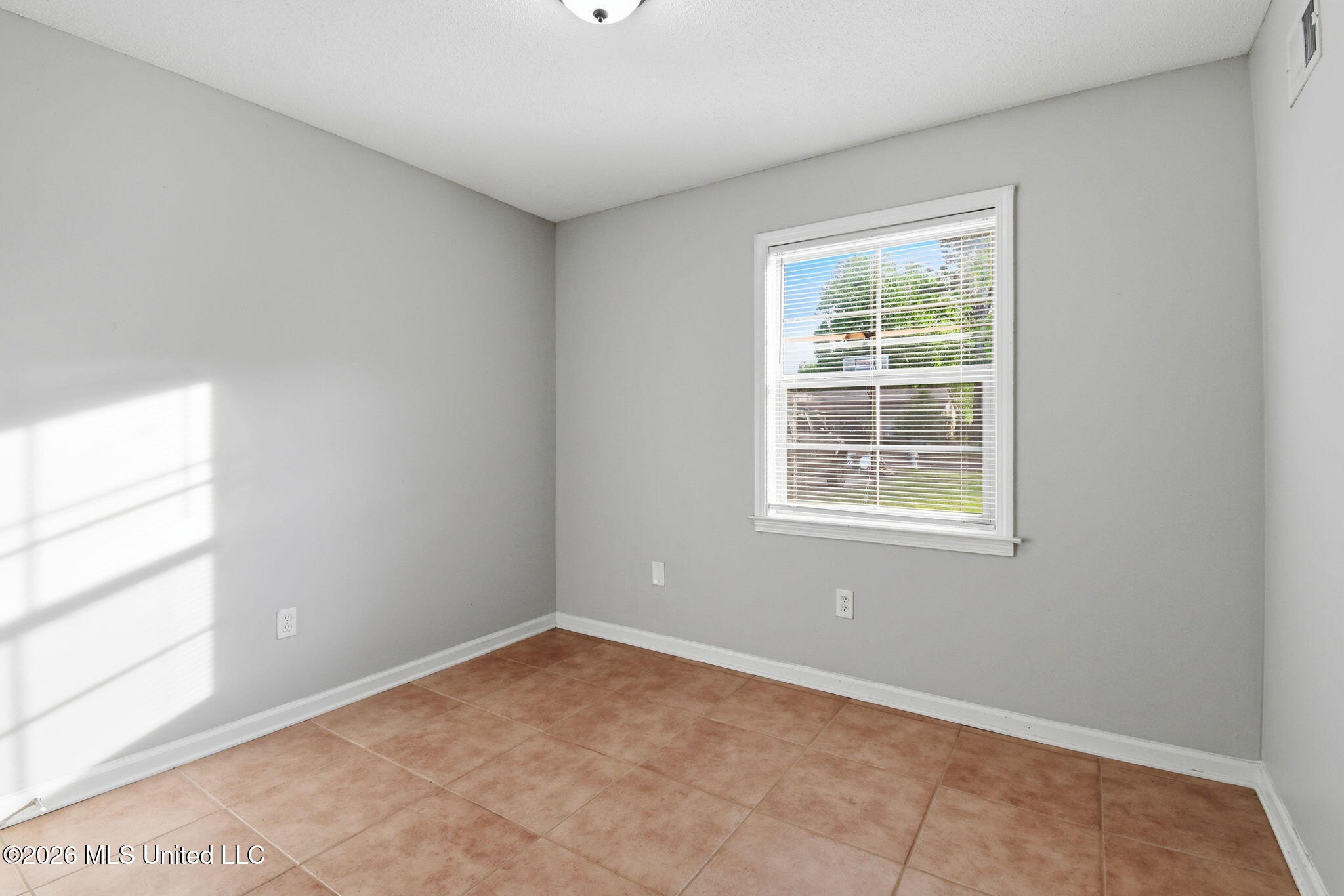 727 Thornwood Drive Property Photo 12
