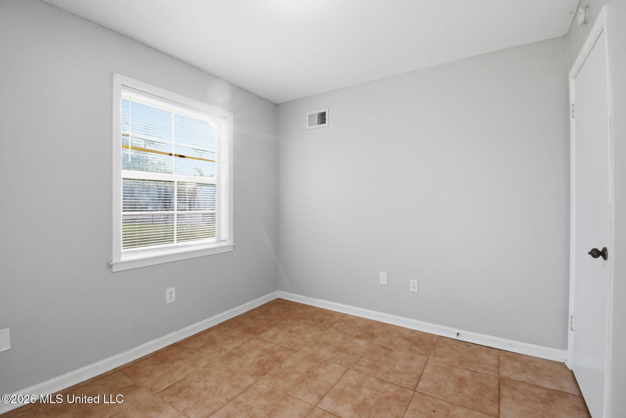 727 Thornwood Drive Property Photo 13