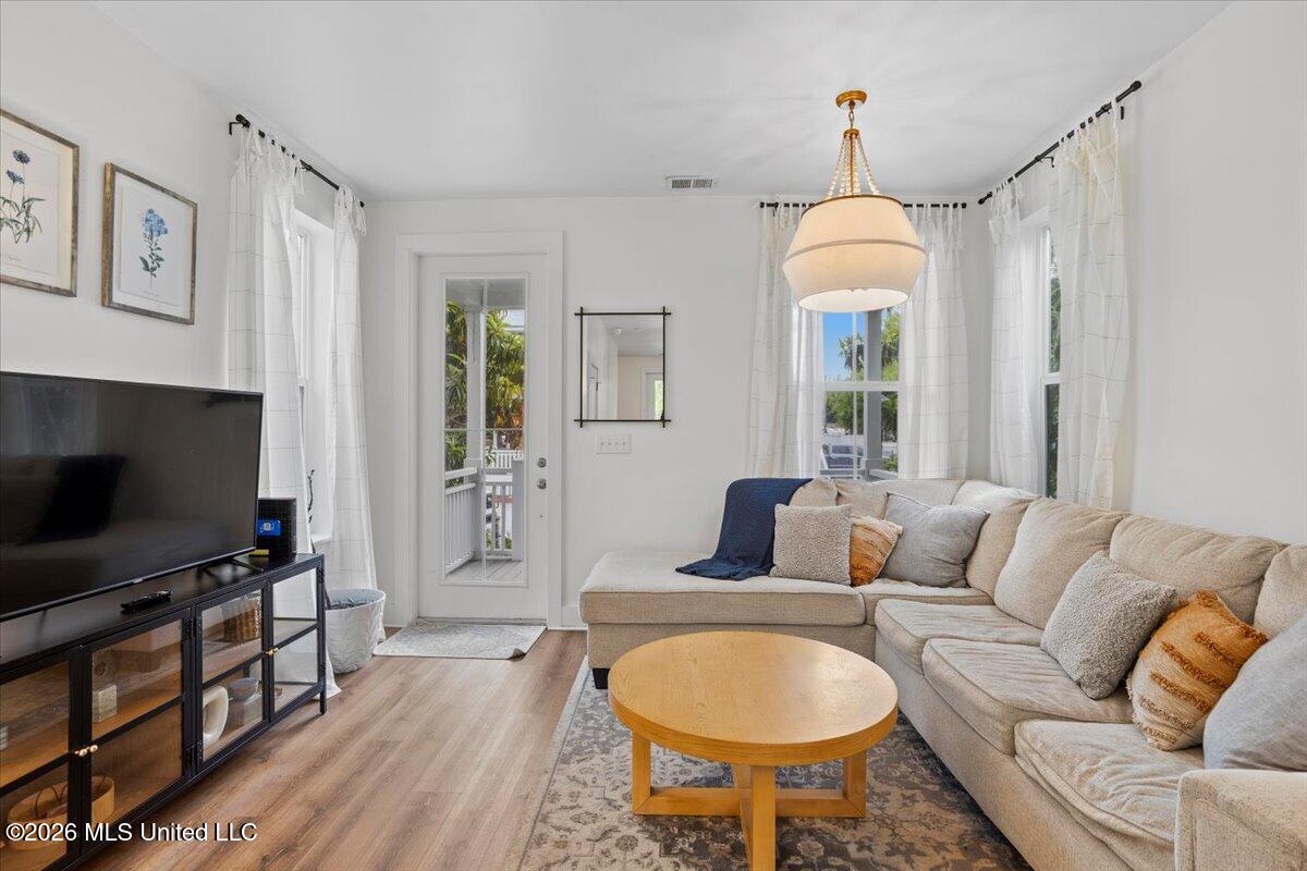 2207 Government Street Property Photo 5