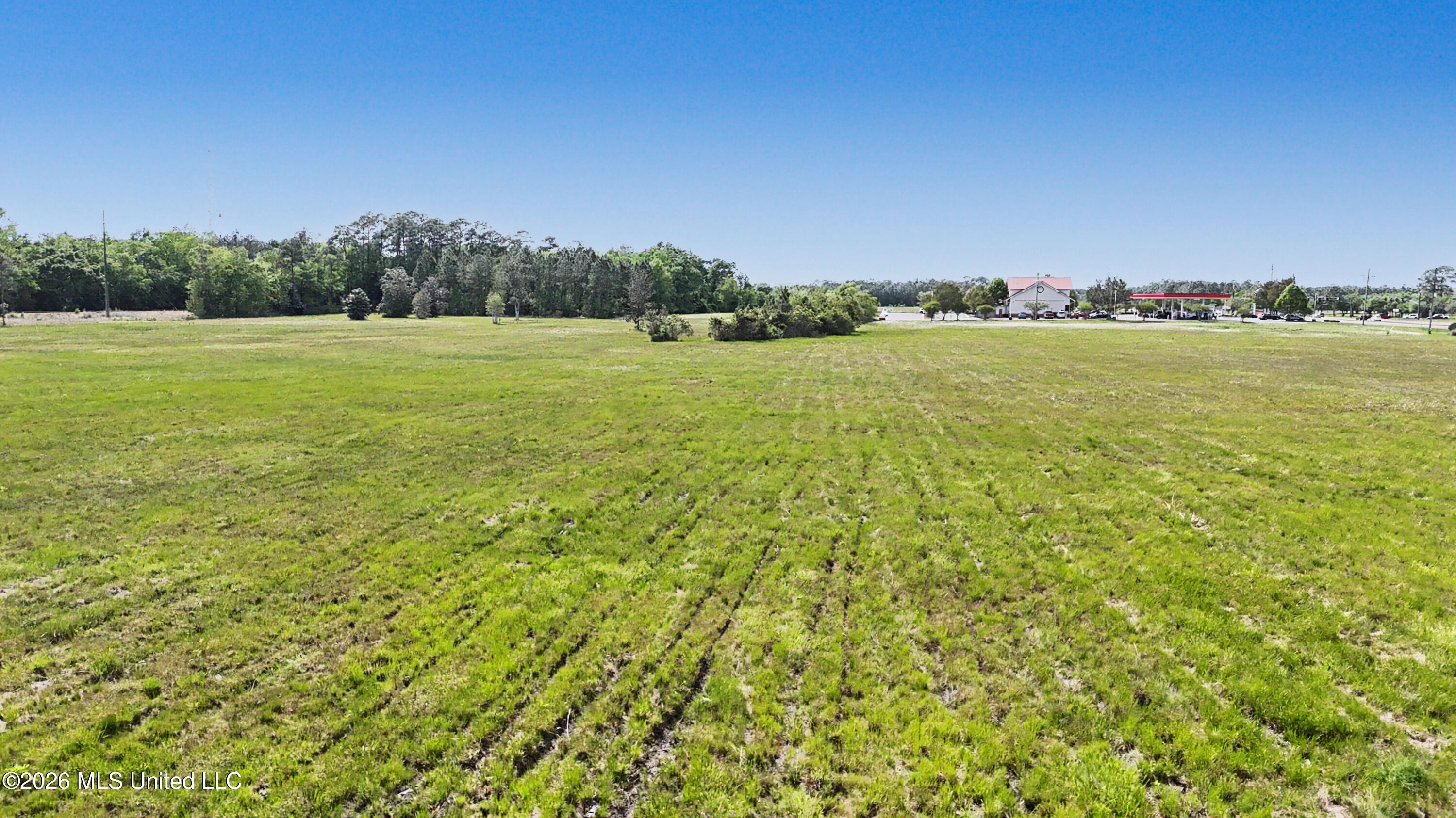 Highway 90 Property Photo 11