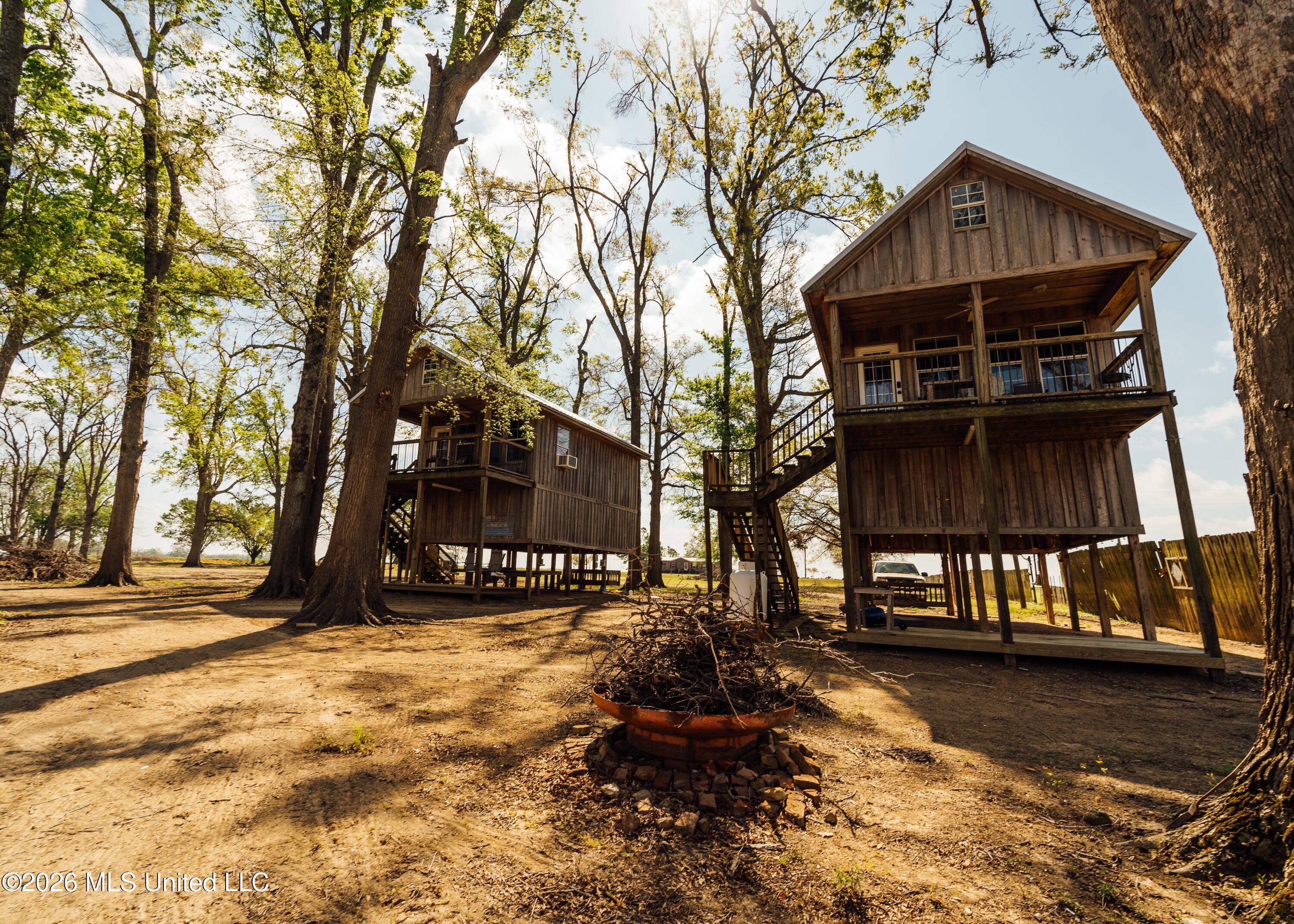 2503 Deerfield Road Property Photo 7
