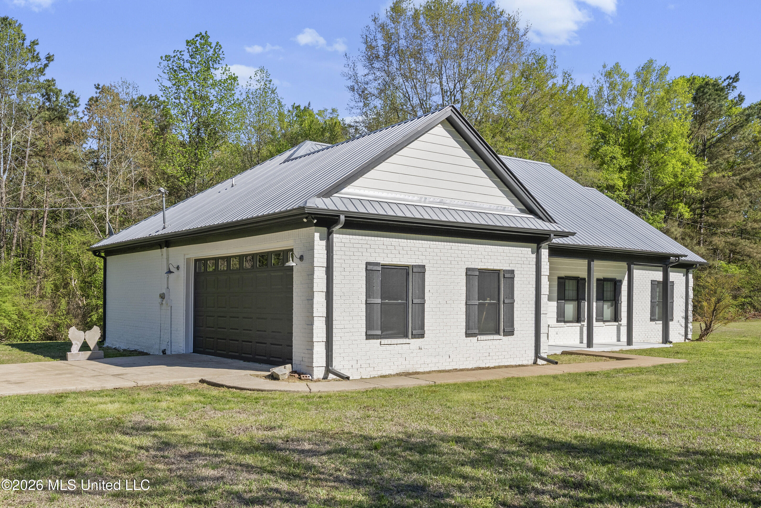 2314 Highway 7 North Property Photo 4