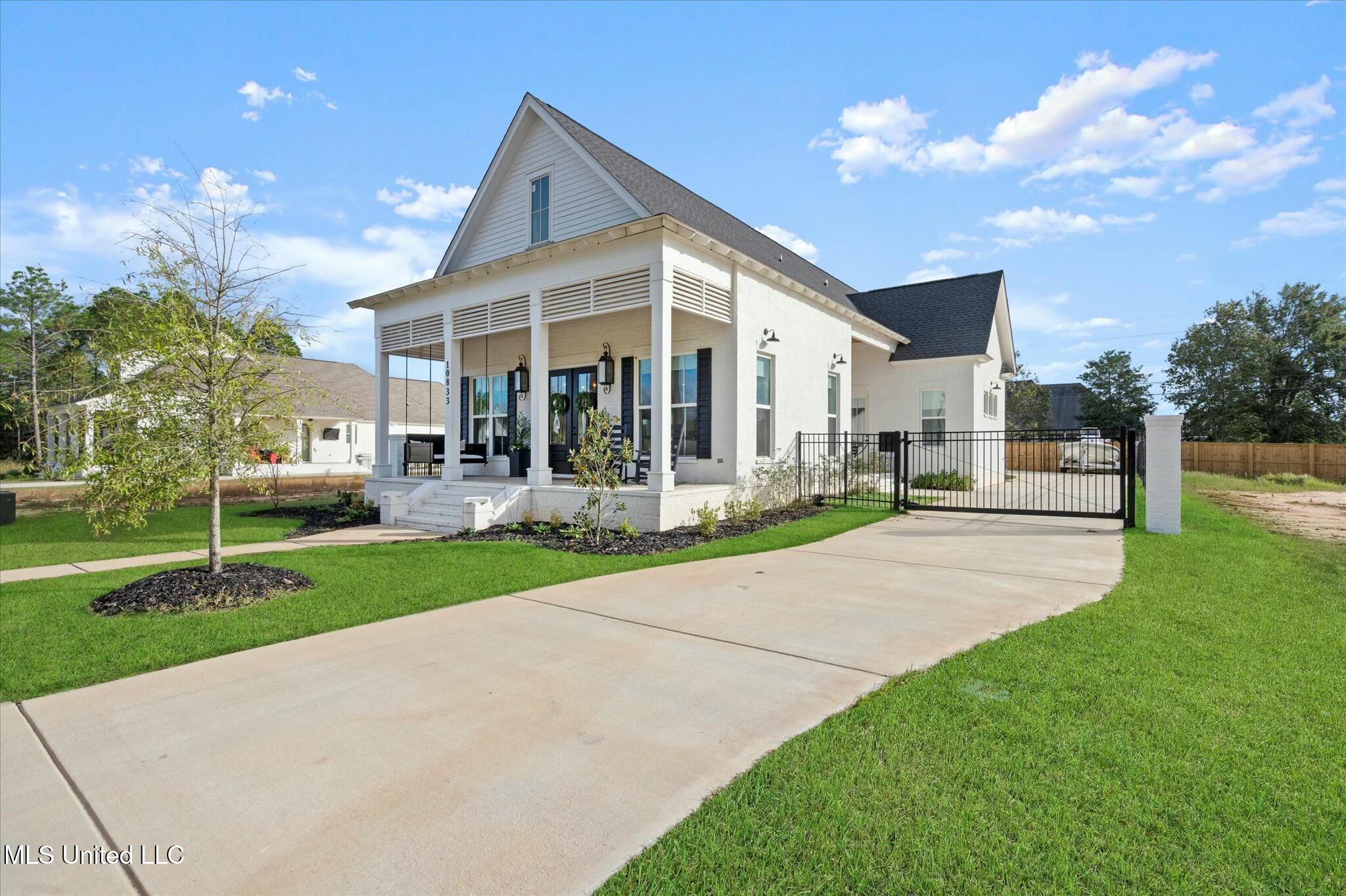10833 Lily Lane Property Photo 3