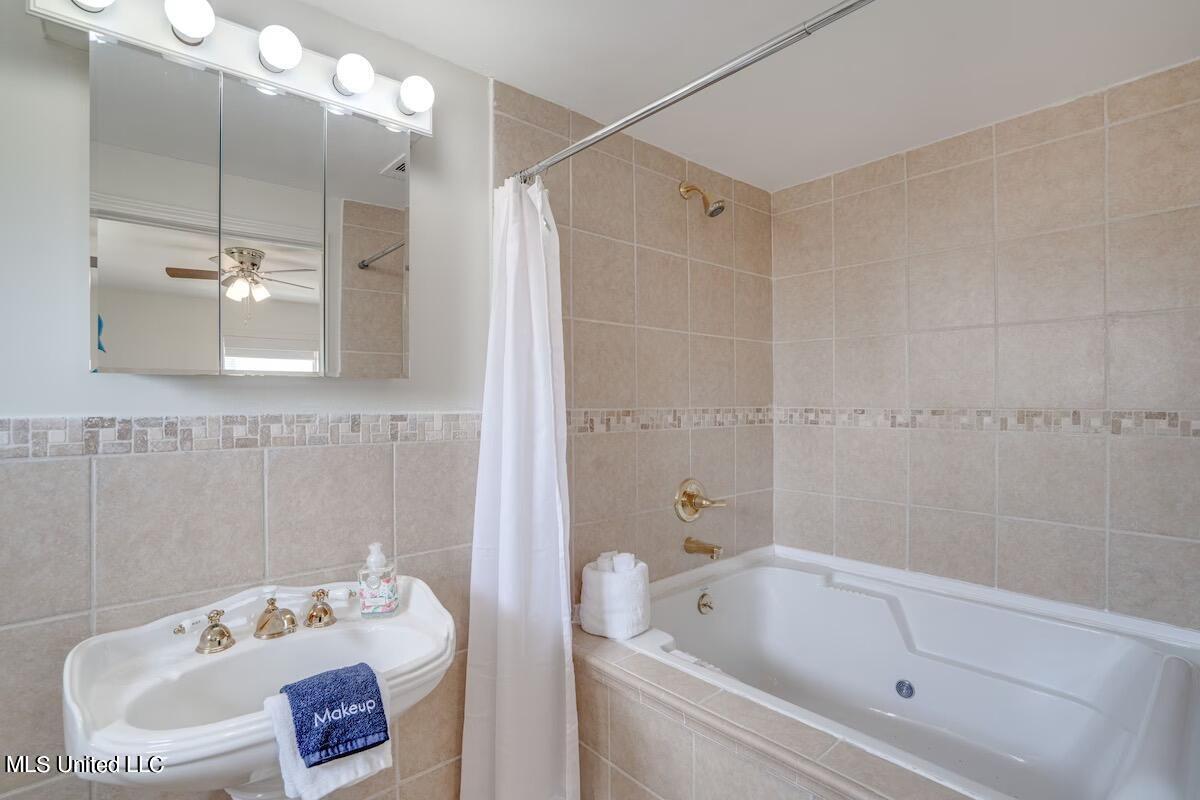 126 Bookter Street Property Photo 8