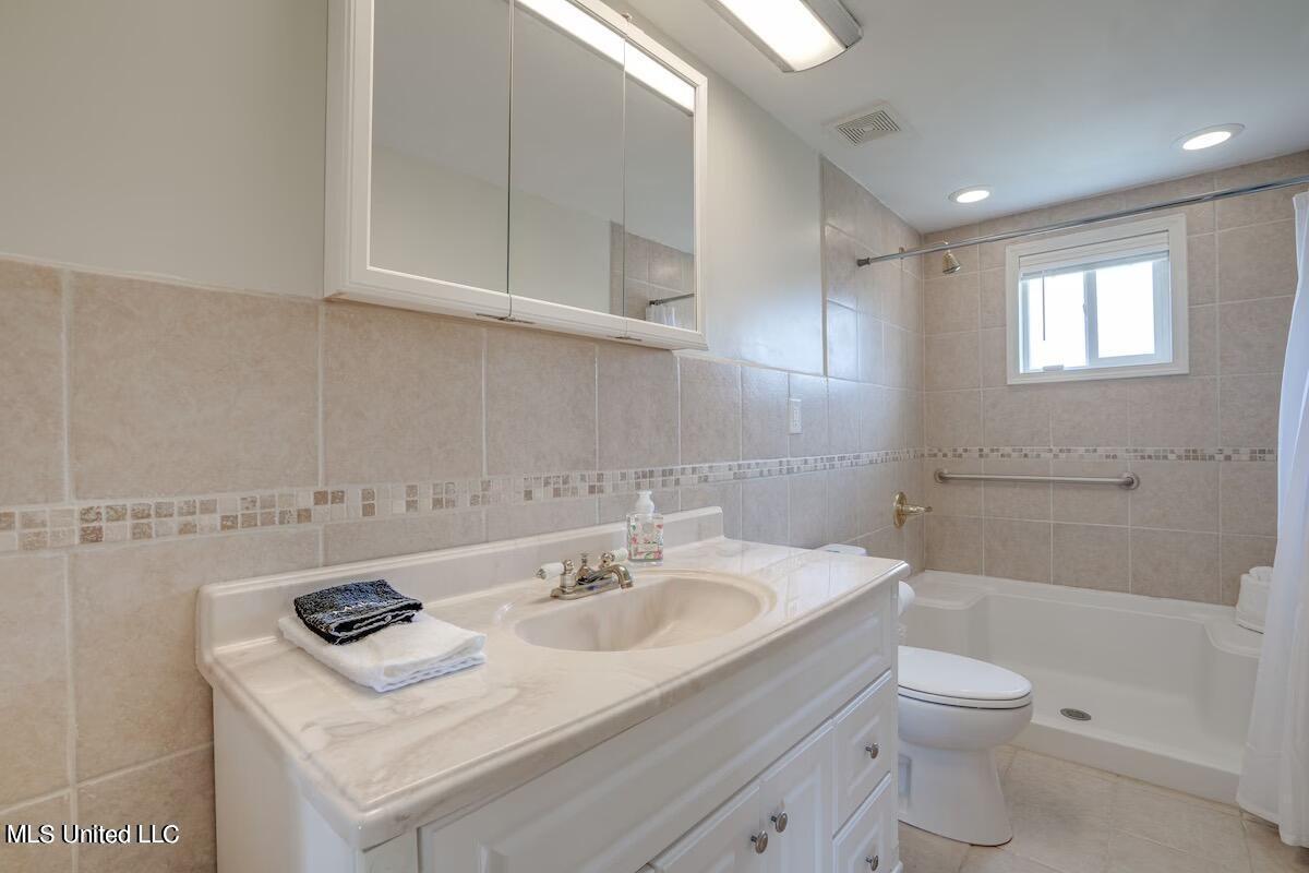 126 Bookter Street Property Photo 10