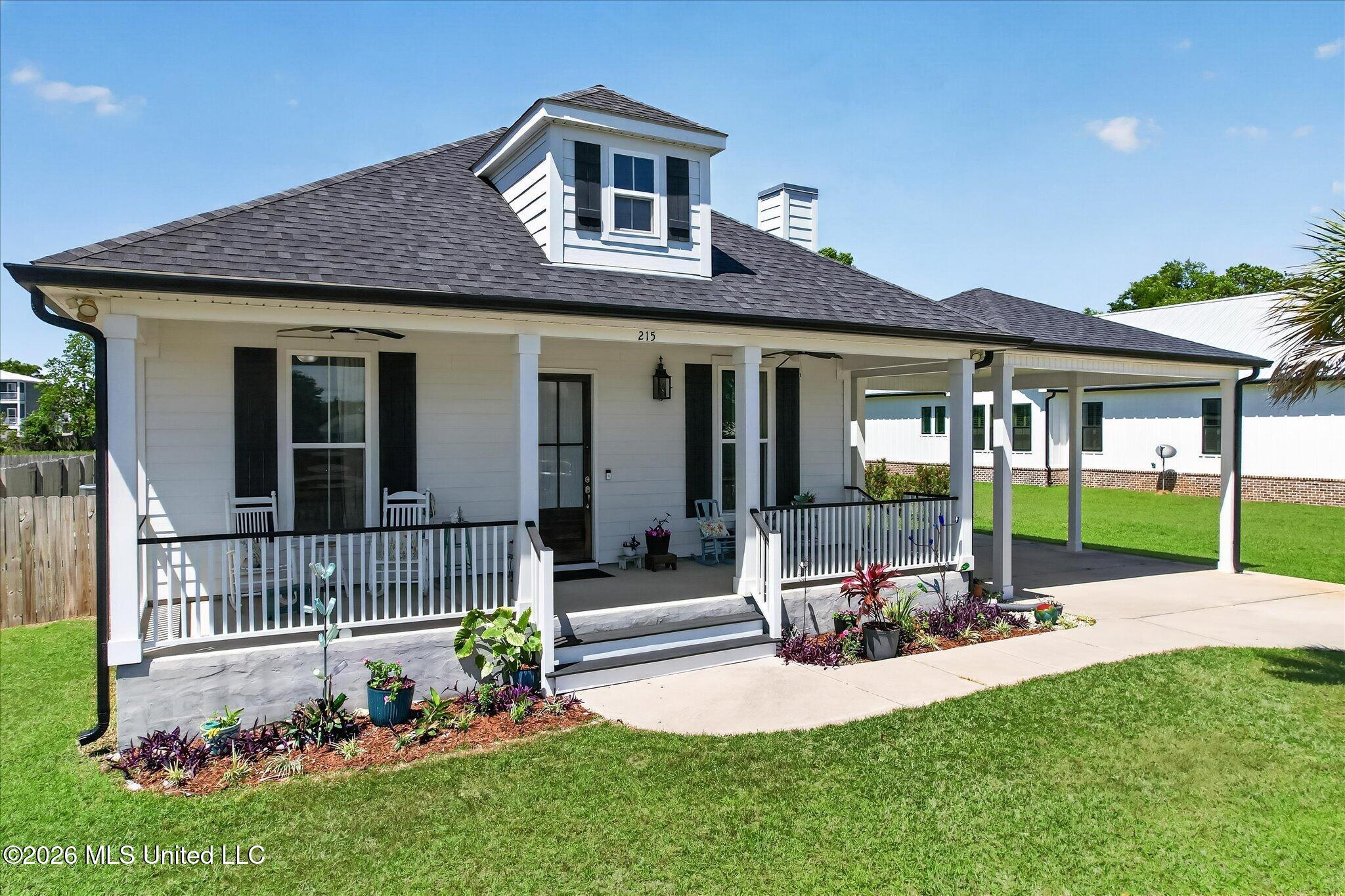 215 White Harbor Road Property Photo 1