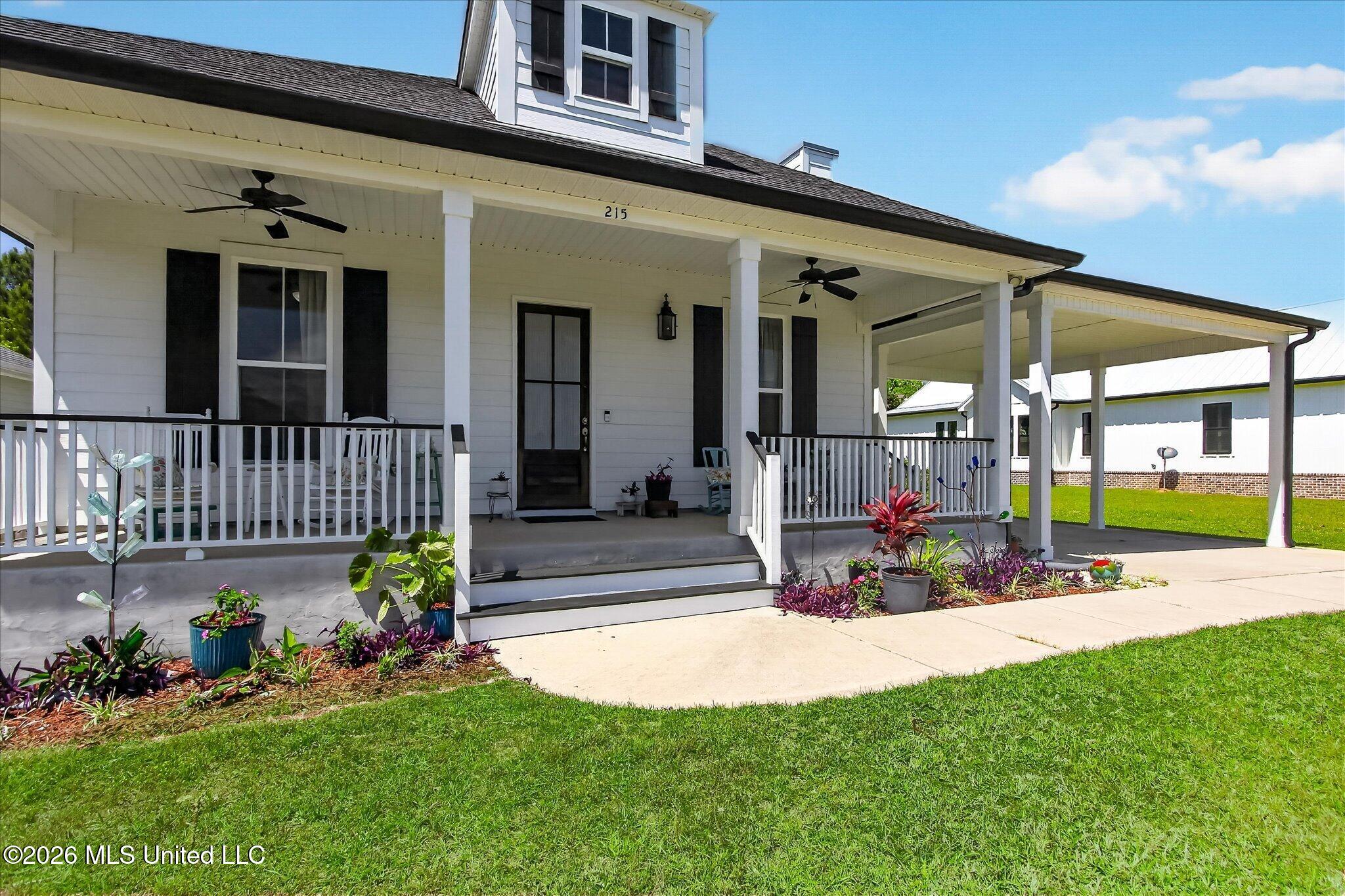 215 White Harbor Road Property Photo 4