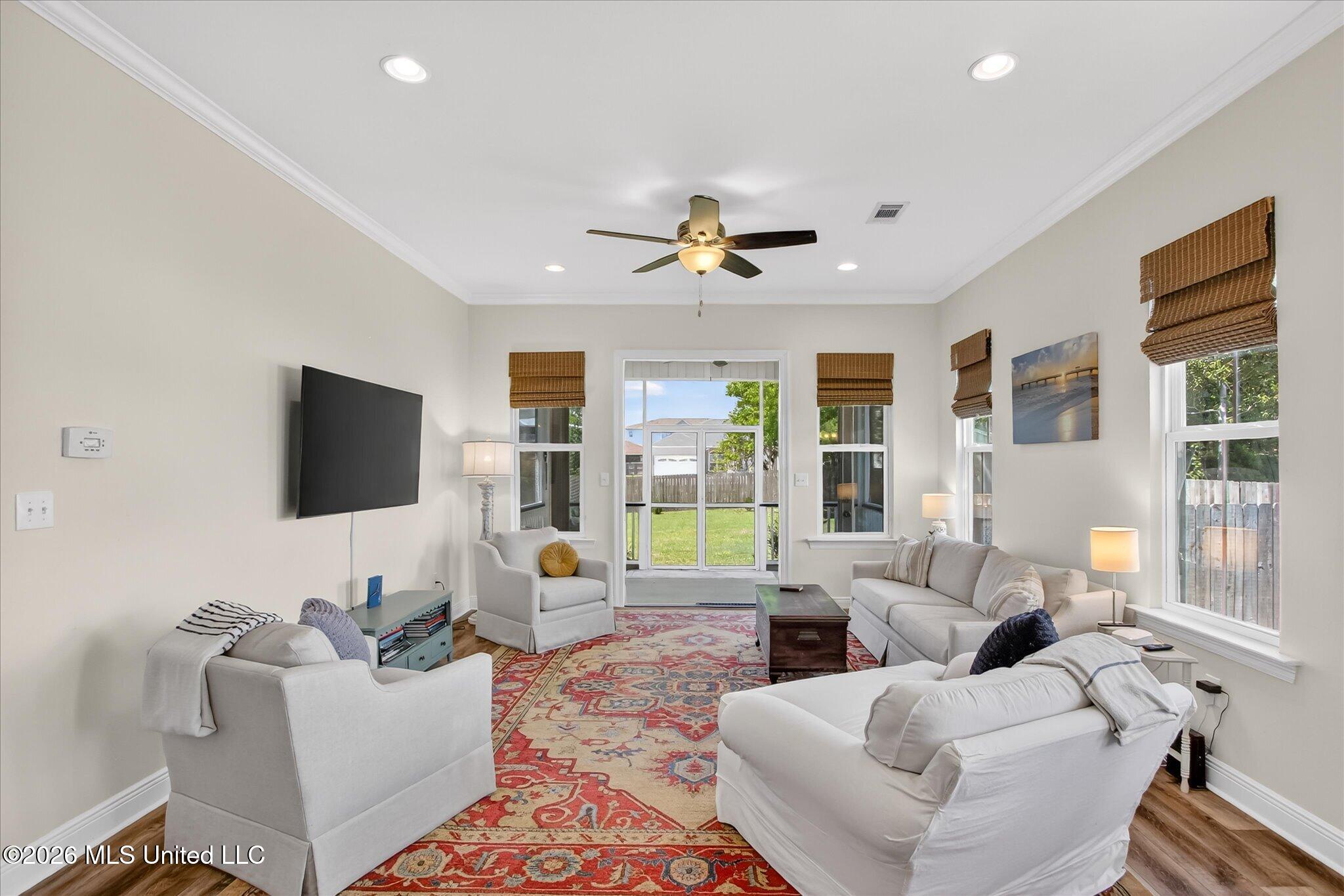 215 White Harbor Road Property Photo 14