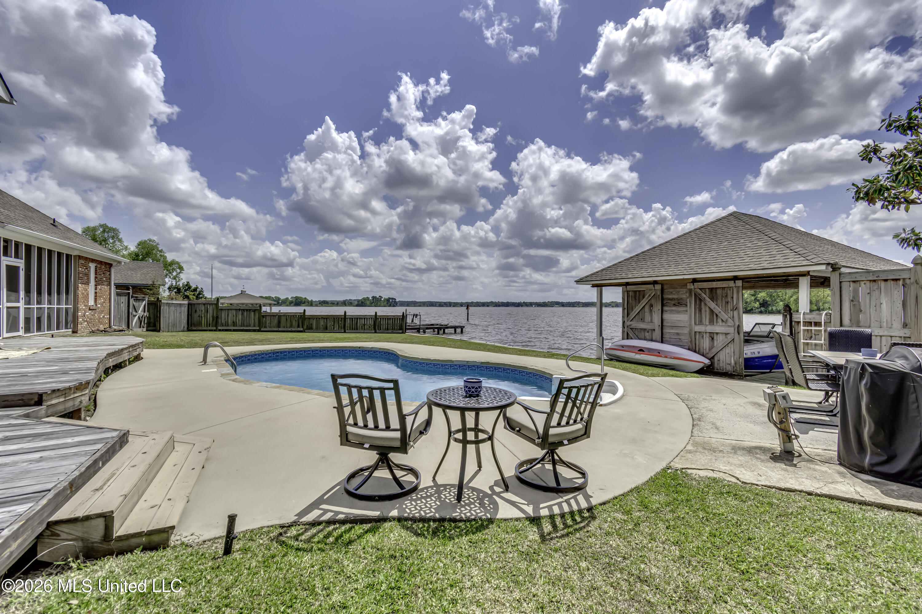 1111 Bay Vista Property Photo 3