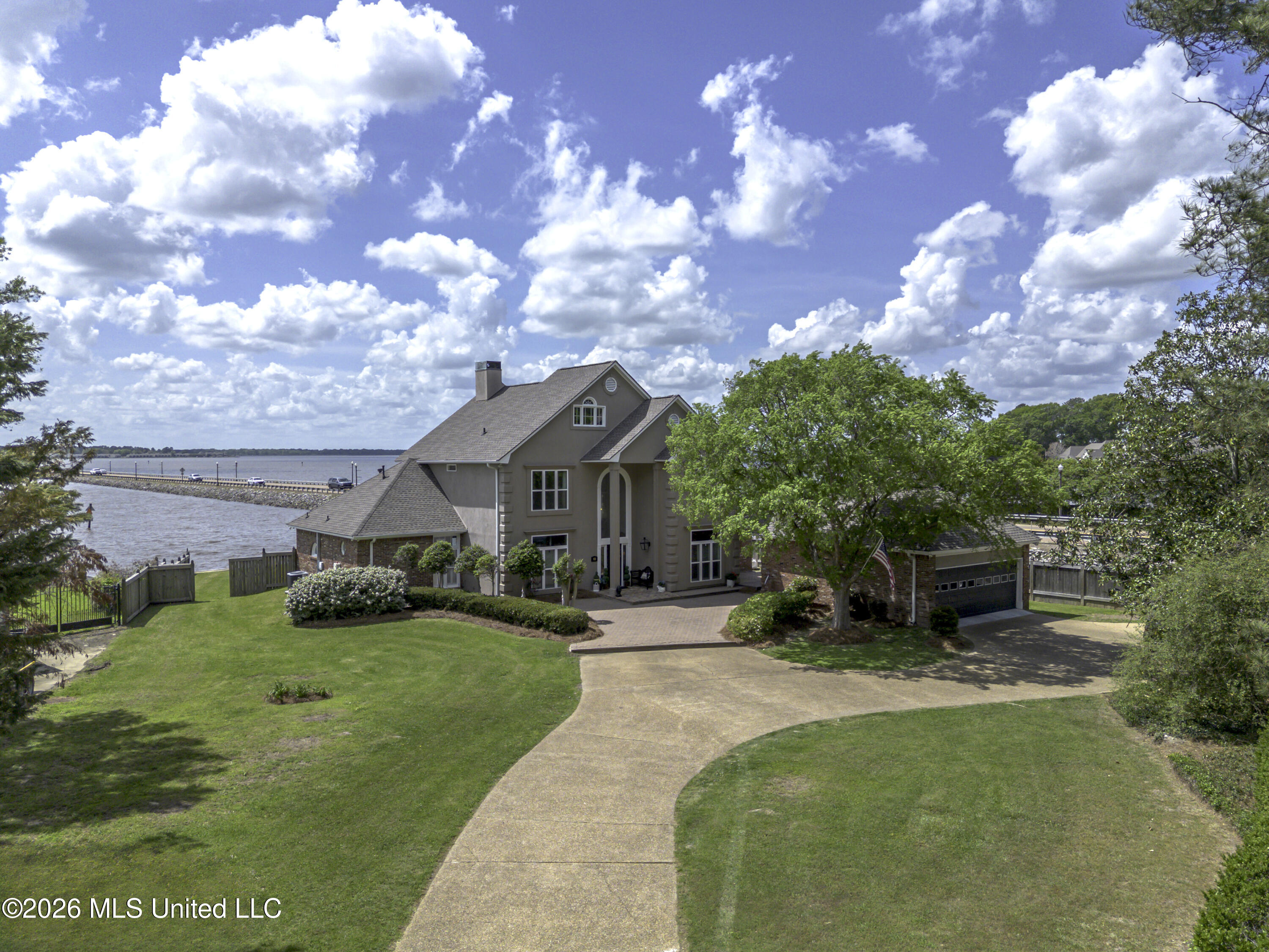 1111 Bay Vista Property Photo 6