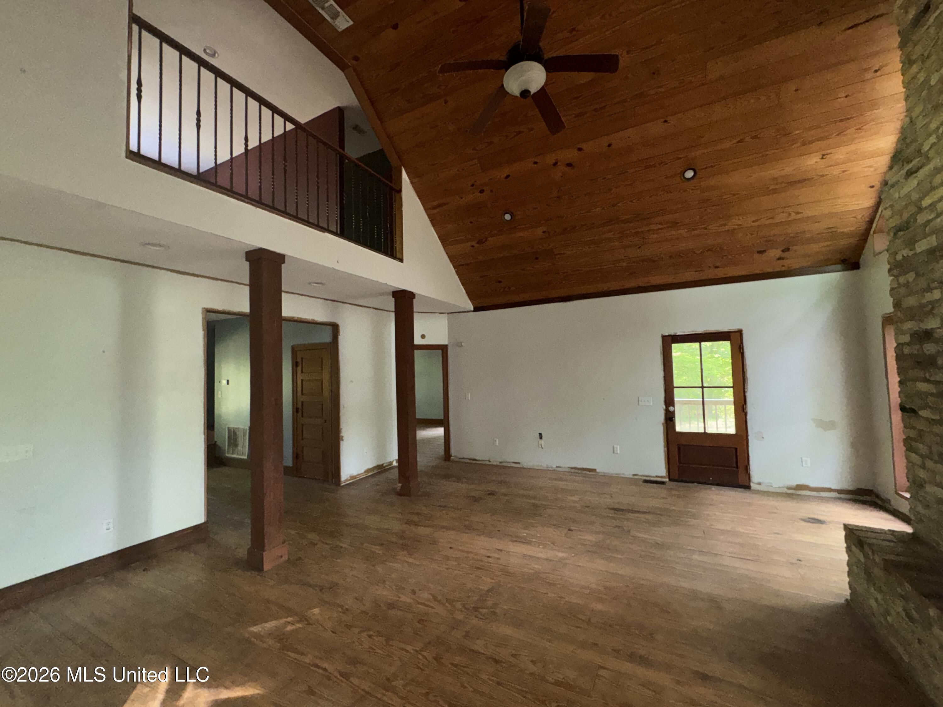 134 Seldom Seen Cove Property Photo 7
