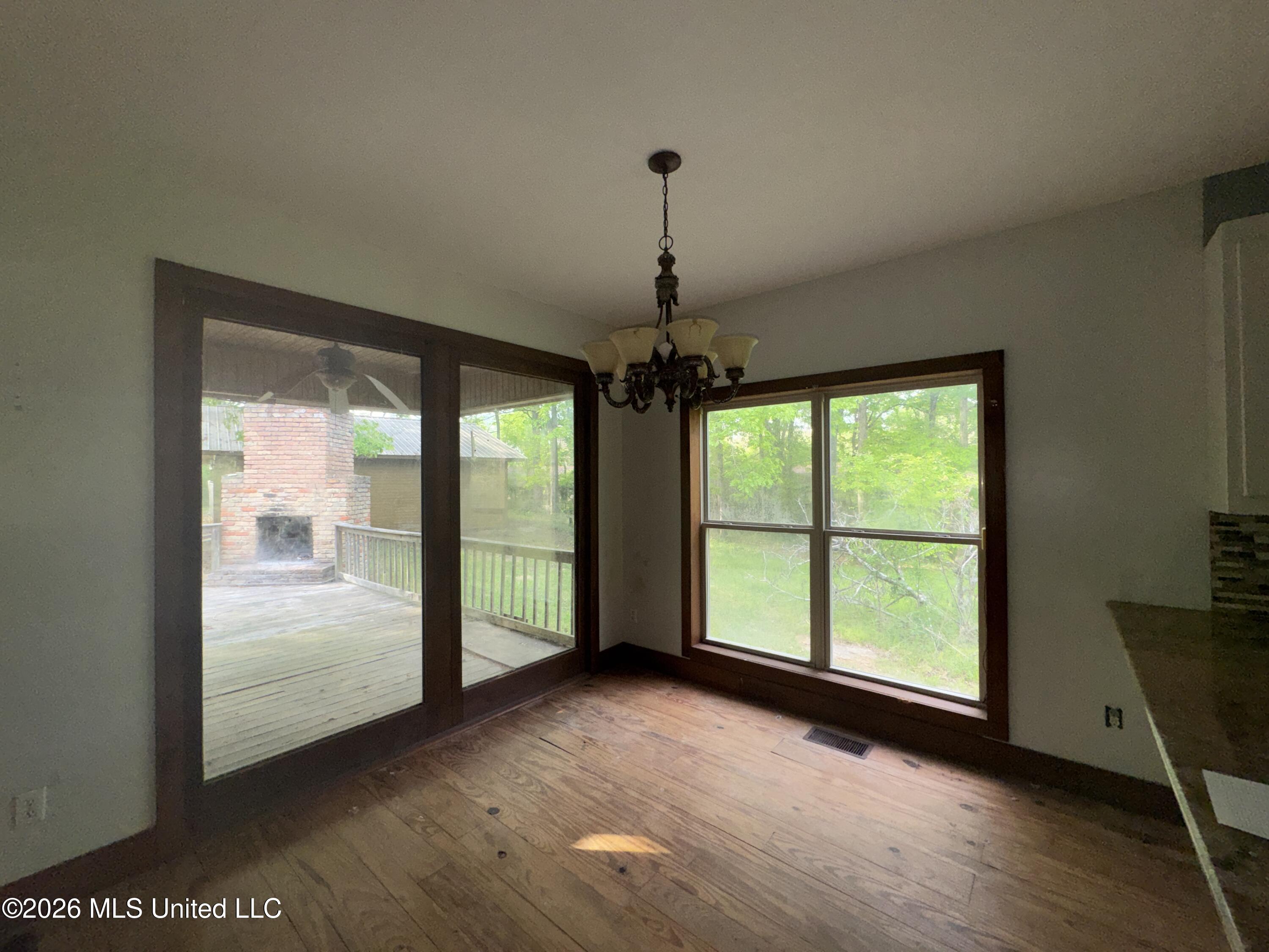 134 Seldom Seen Cove Property Photo 8