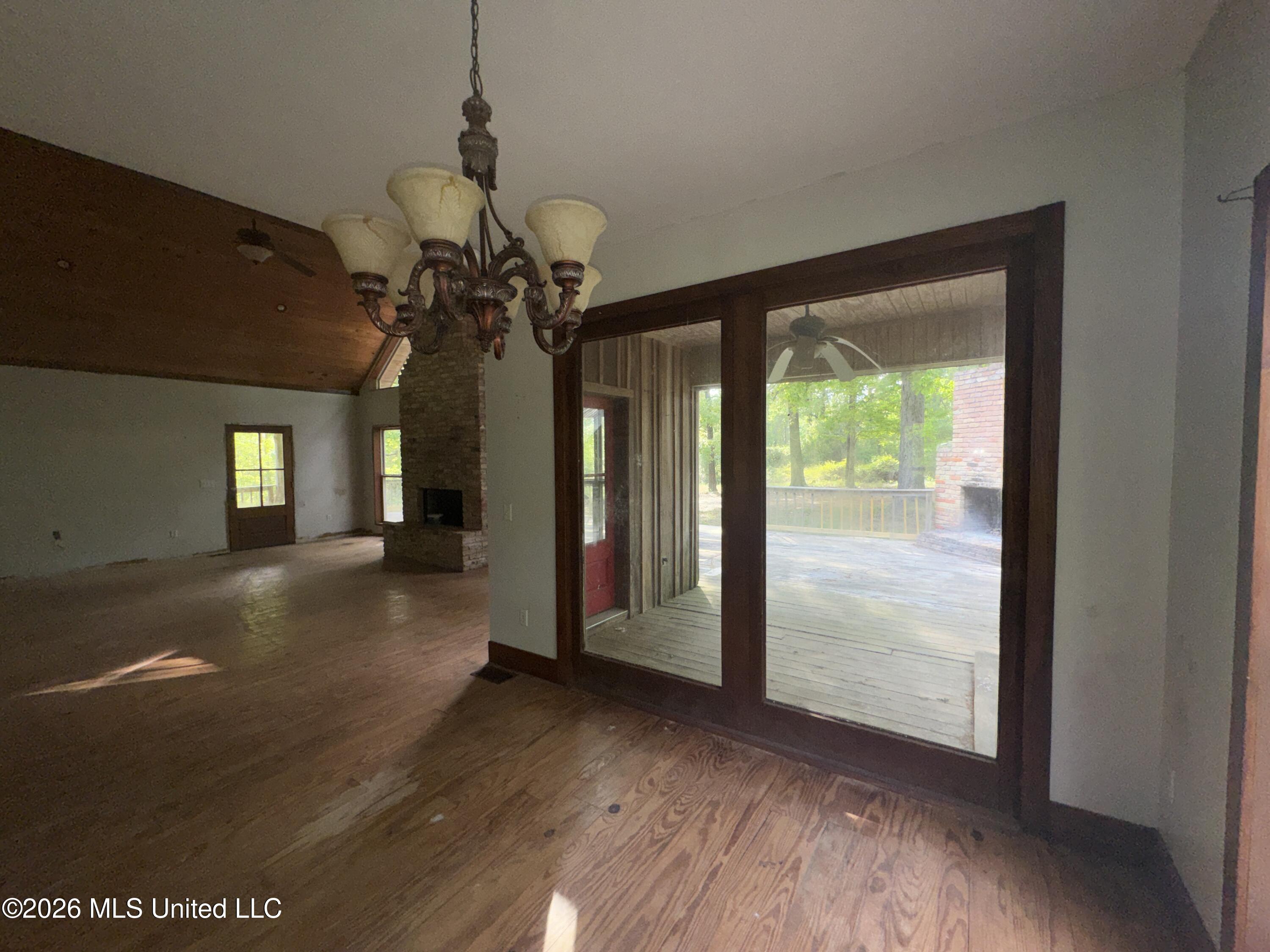 134 Seldom Seen Cove Property Photo 9