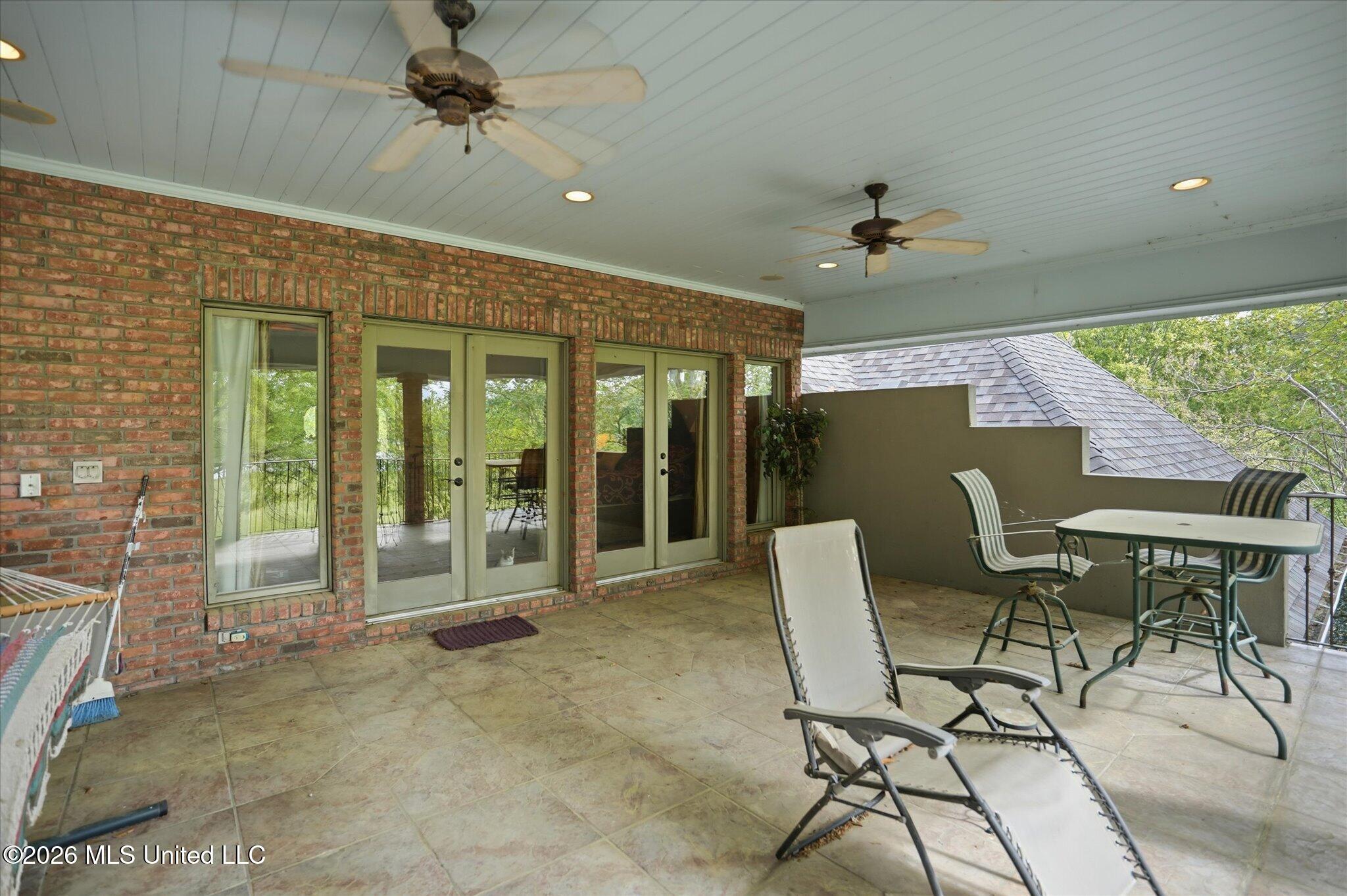 136 Swan Sea Lane Property Photo 49