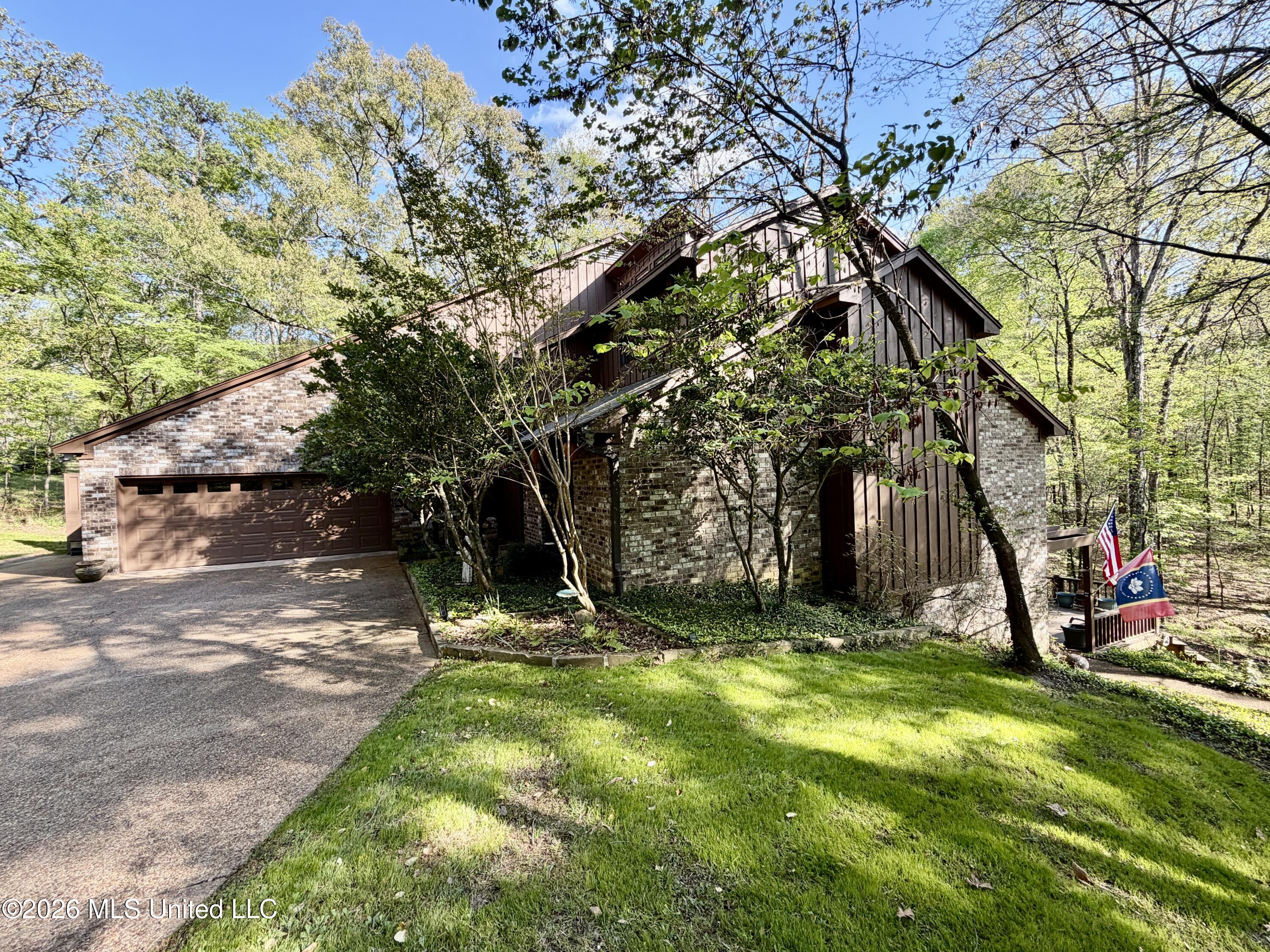 197 Skyline Drive Property Photo 1