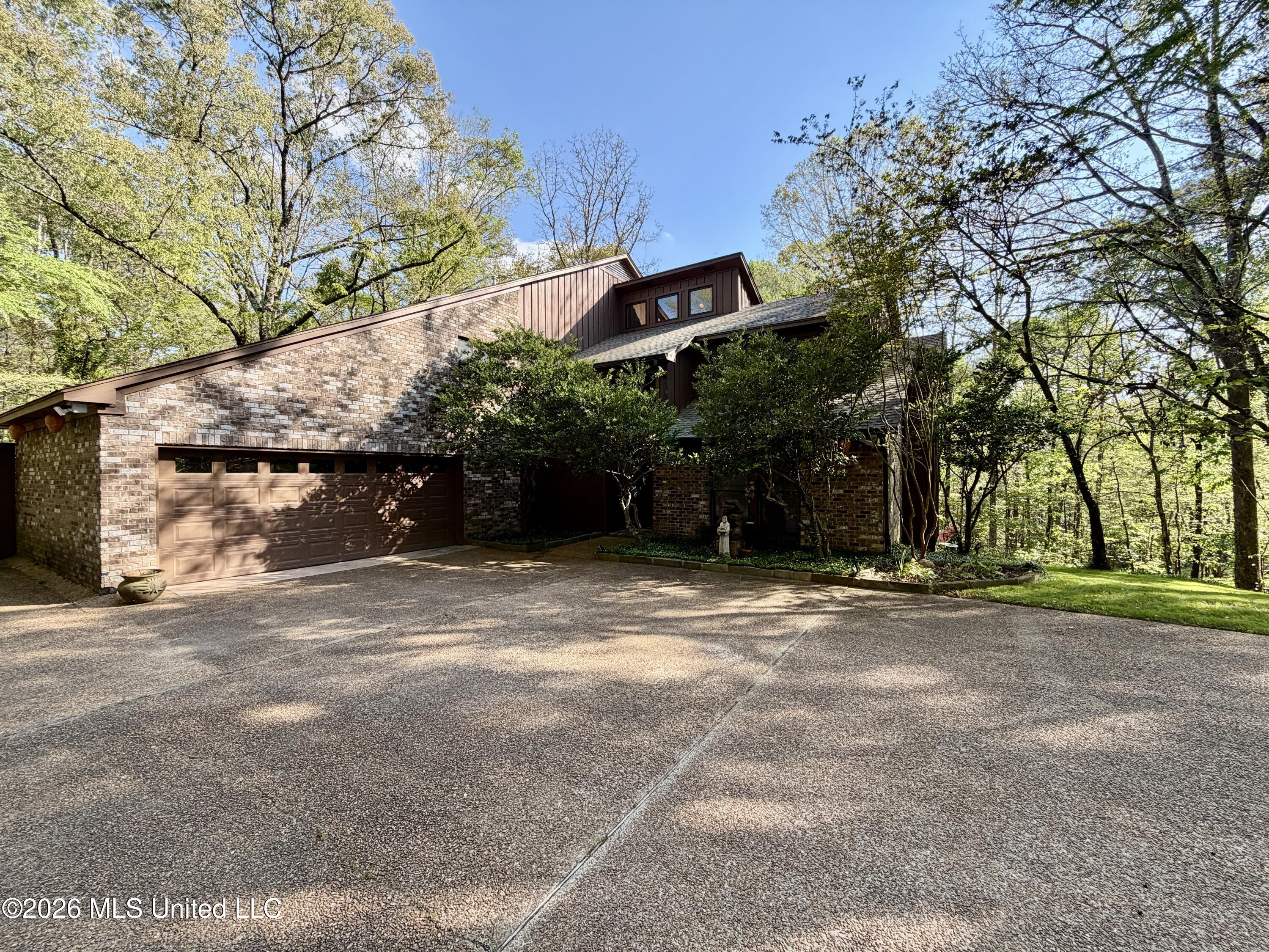 197 Skyline Drive Property Photo 2