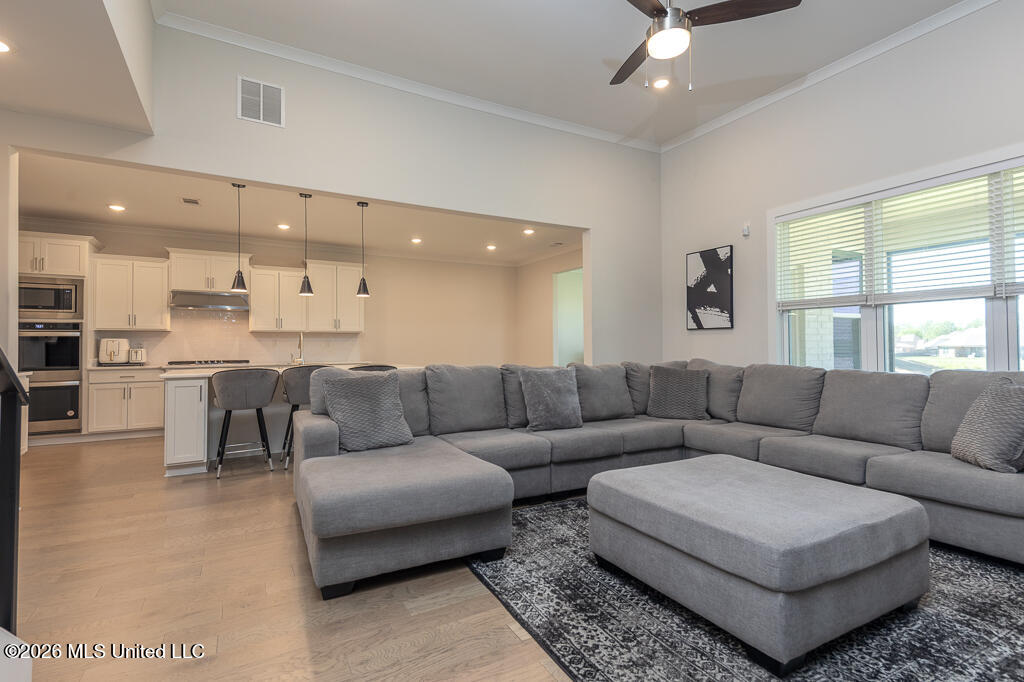 467 Ruskin Loop Property Photo 8