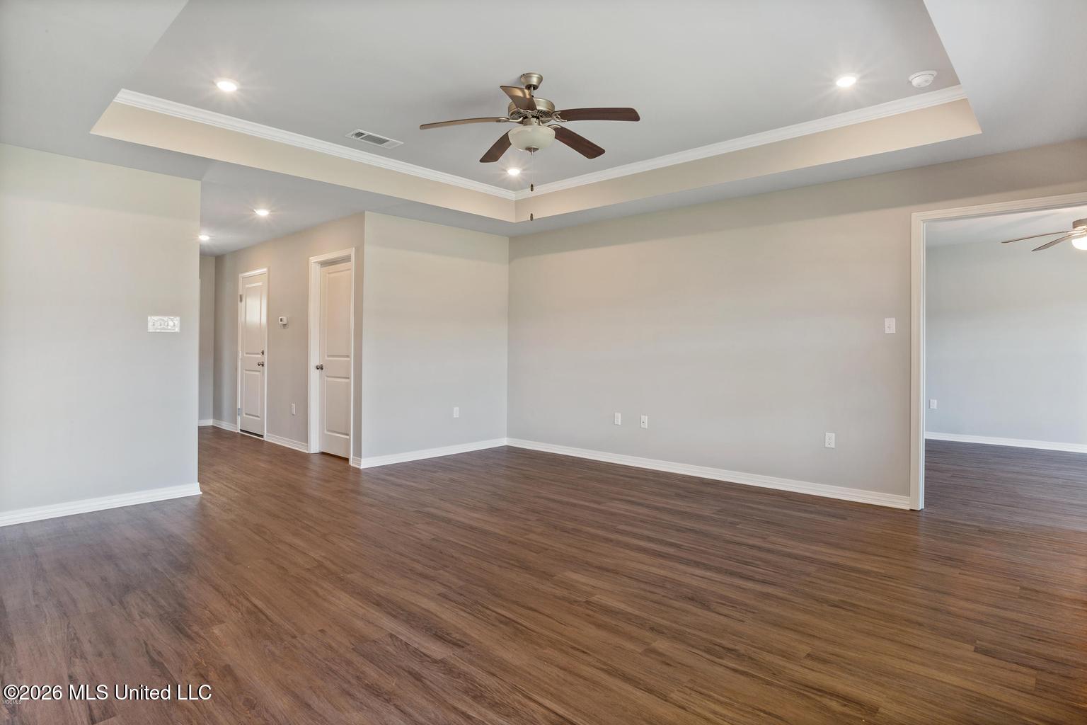 629 Oak Street Property Photo 4