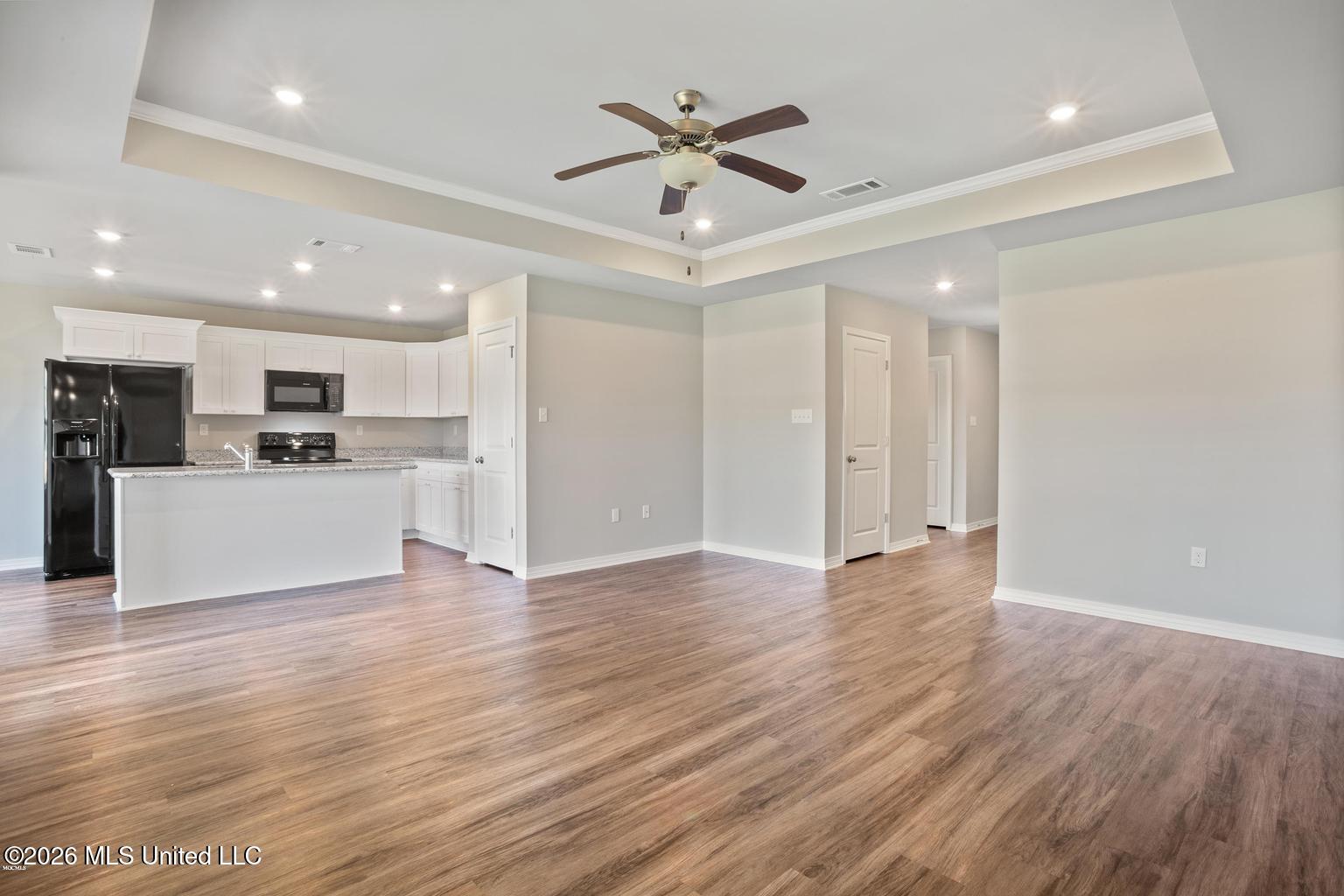 629 Oak Street Property Photo 5