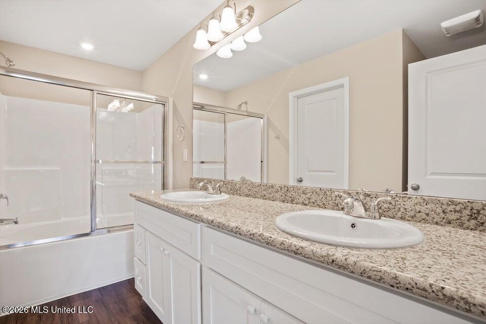 629 Oak Street Property Photo 9