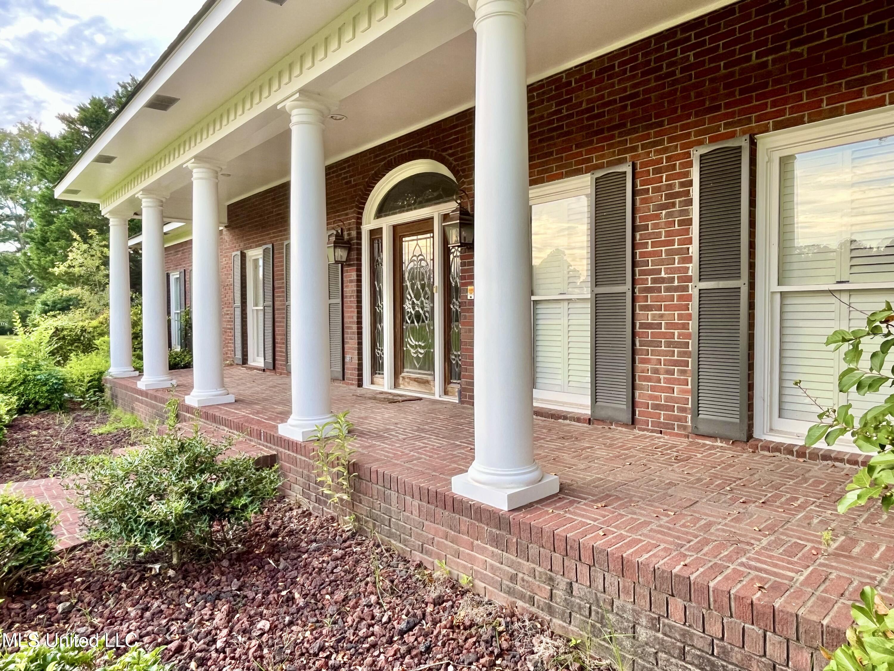 13 Canebrake Drive Property Photo 4
