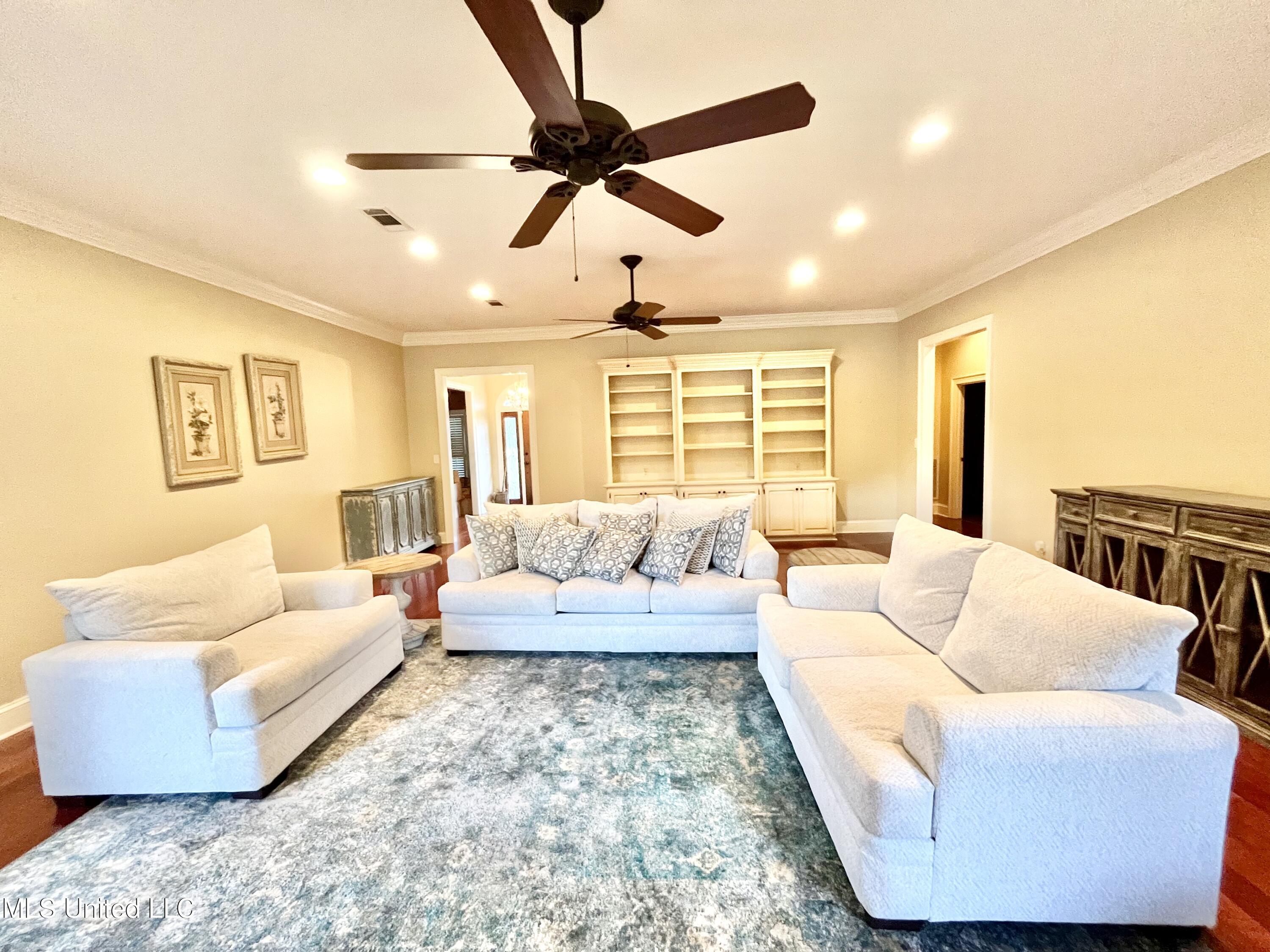 13 Canebrake Drive Property Photo 9