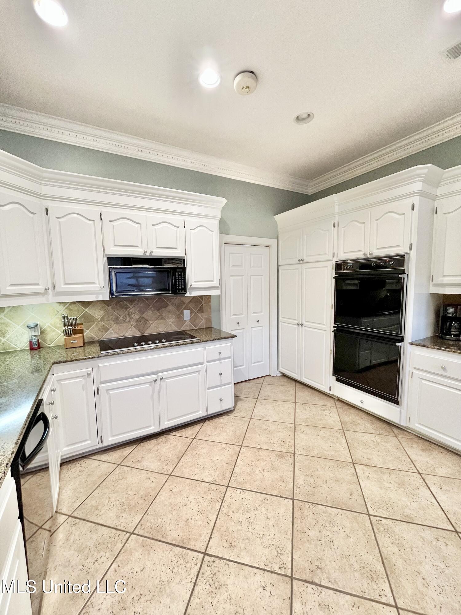 13 Canebrake Drive Property Photo 16
