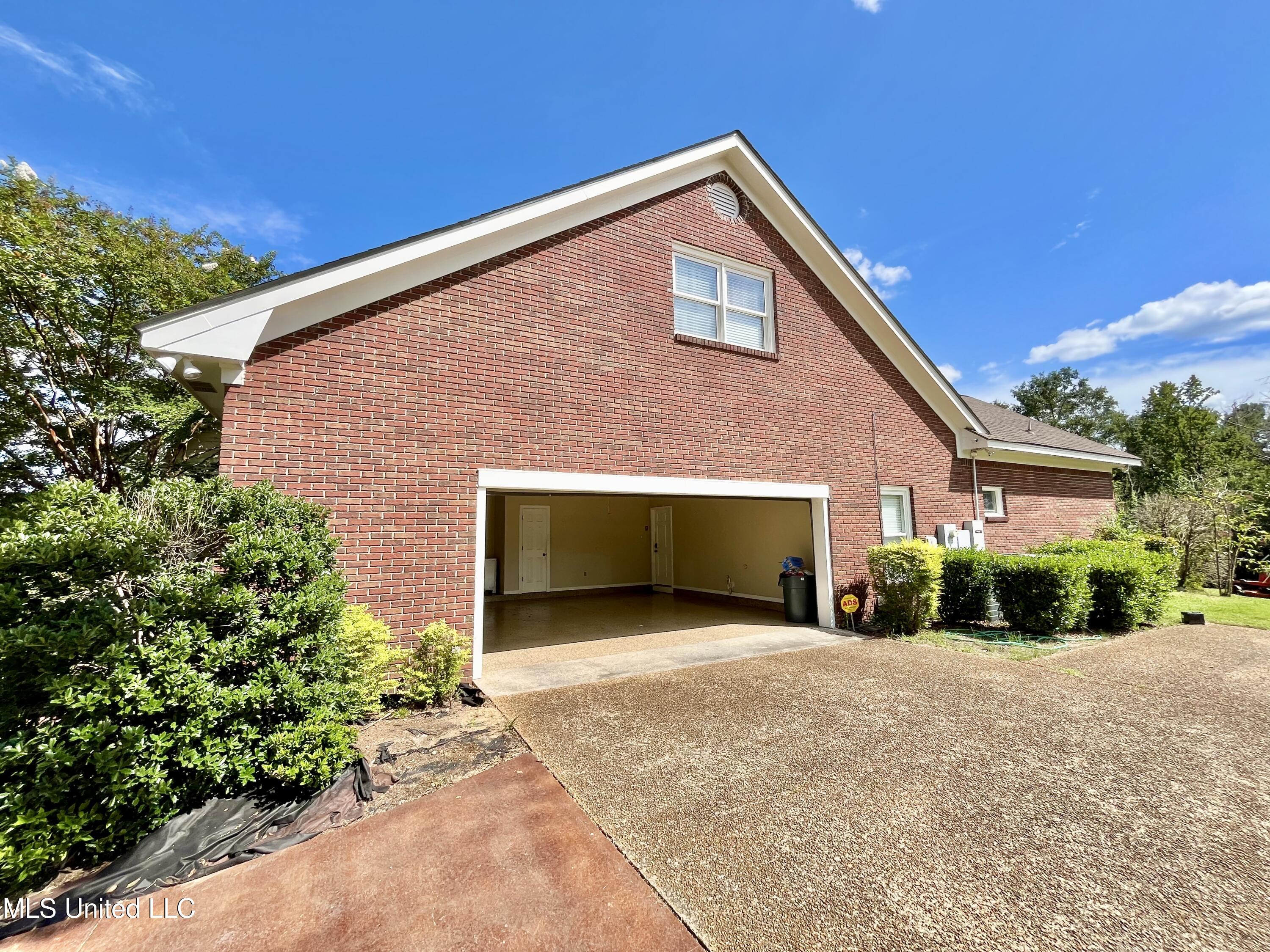 13 Canebrake Drive Property Photo 43