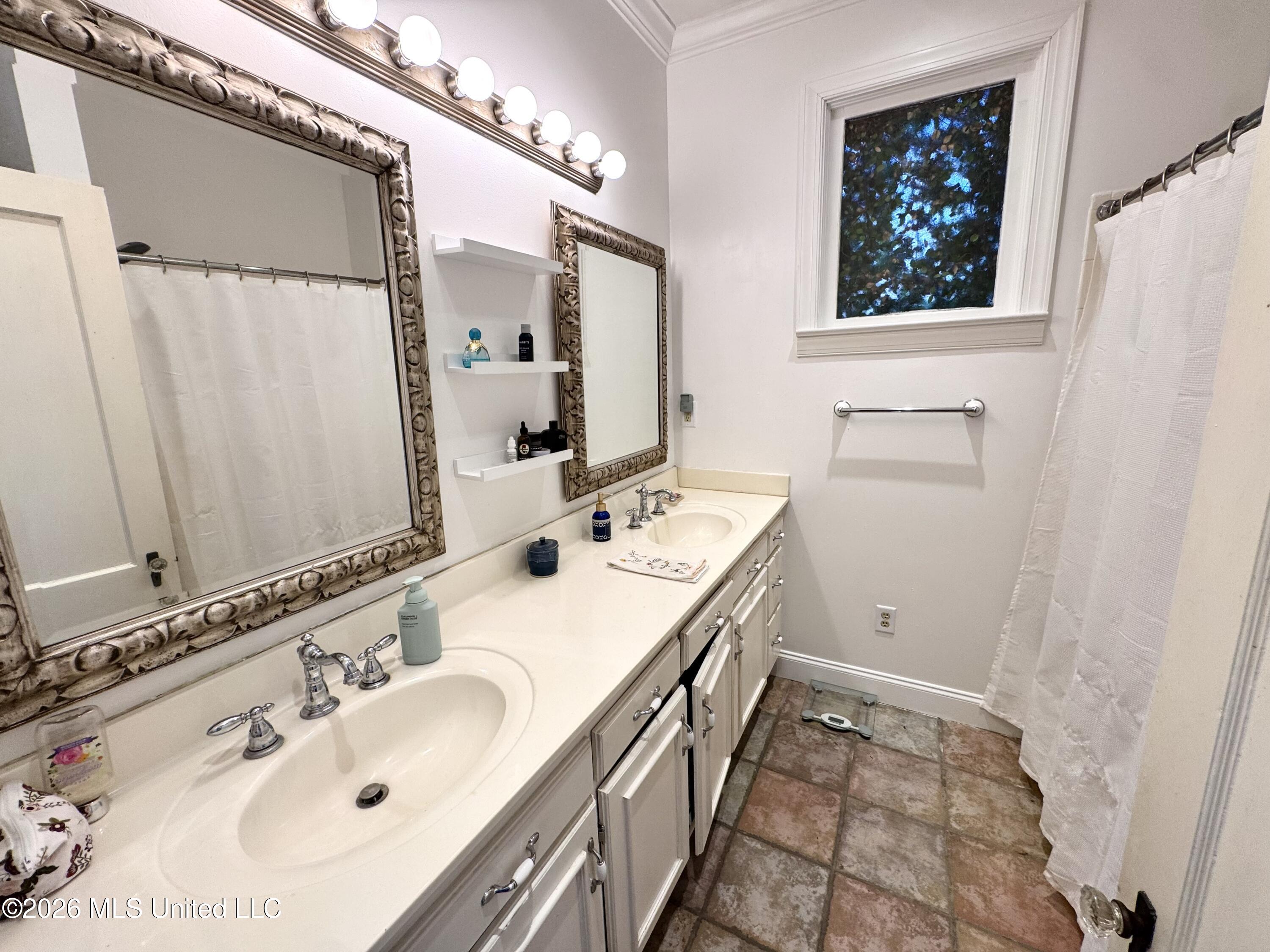 508 W 2nd Street Property Photo 6
