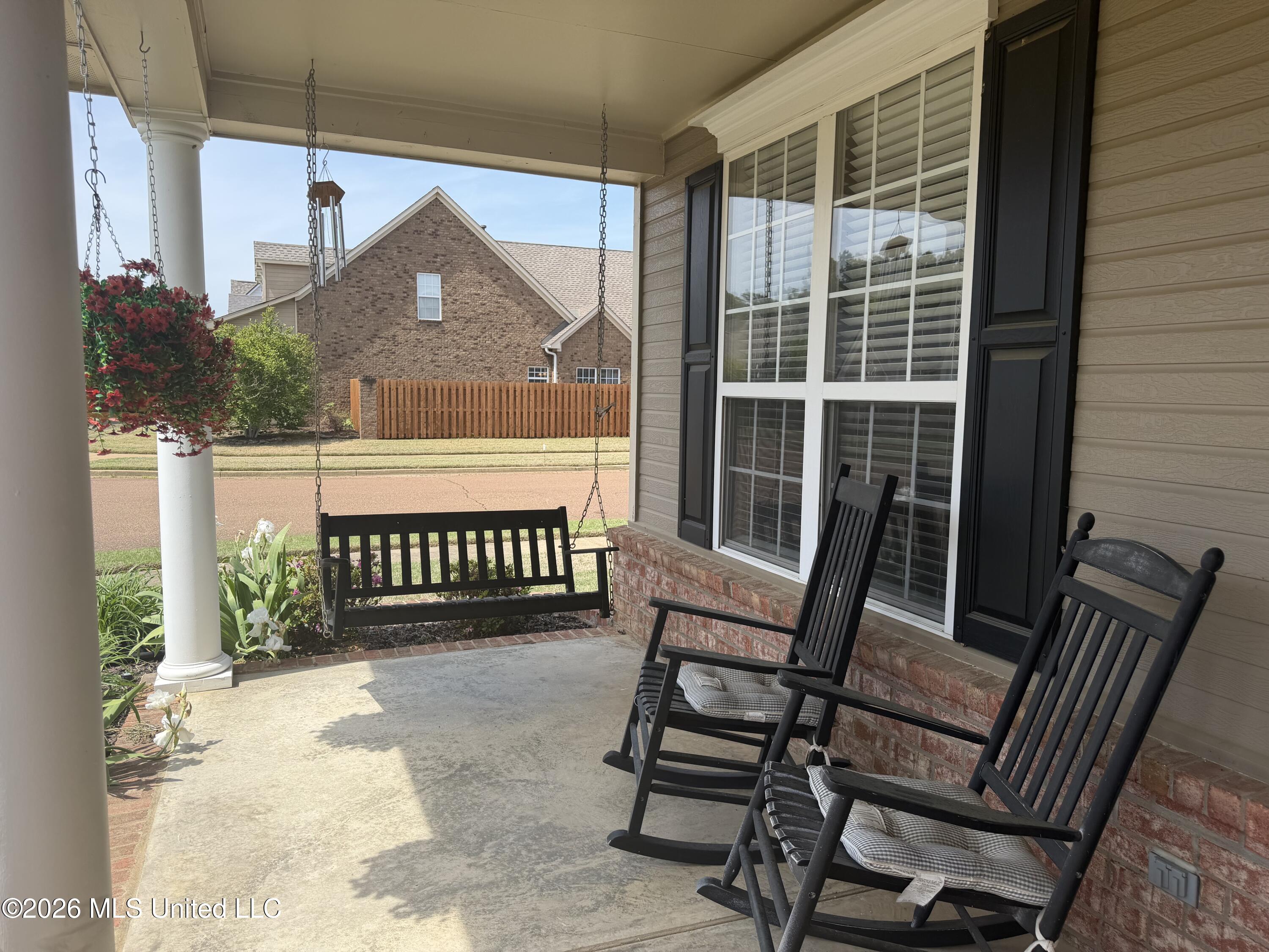 4528 Stone Cross Drive Property Photo 2
