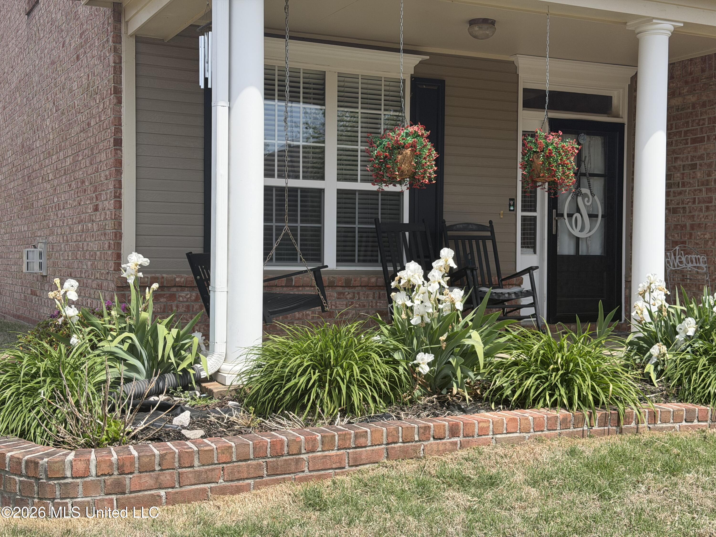 4528 Stone Cross Drive Property Photo 3