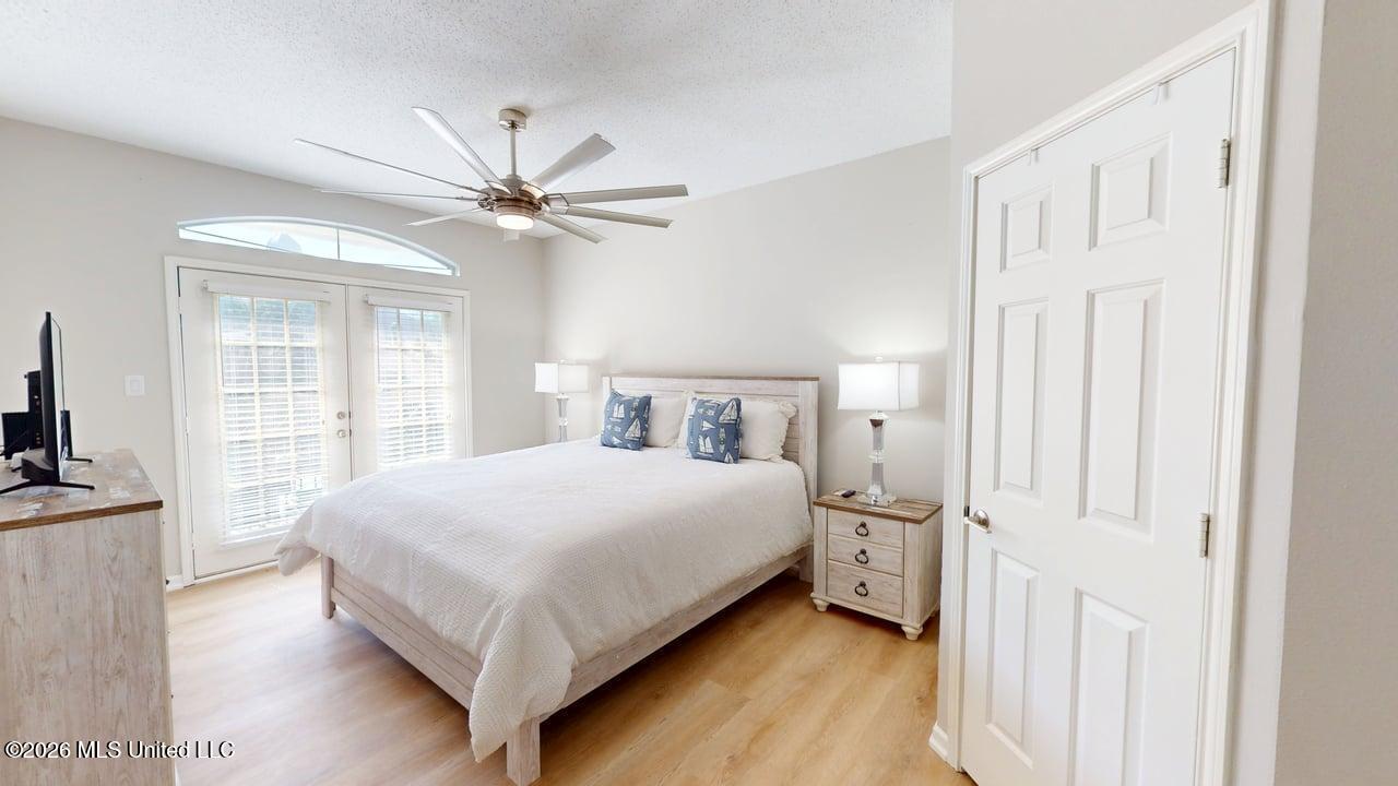 2252 Beach Drive Property Photo 10