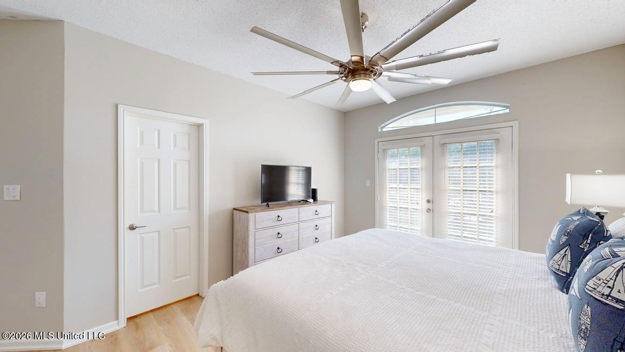 2252 Beach Drive Property Photo 13