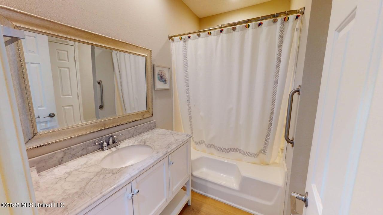 2252 Beach Drive Property Photo 14