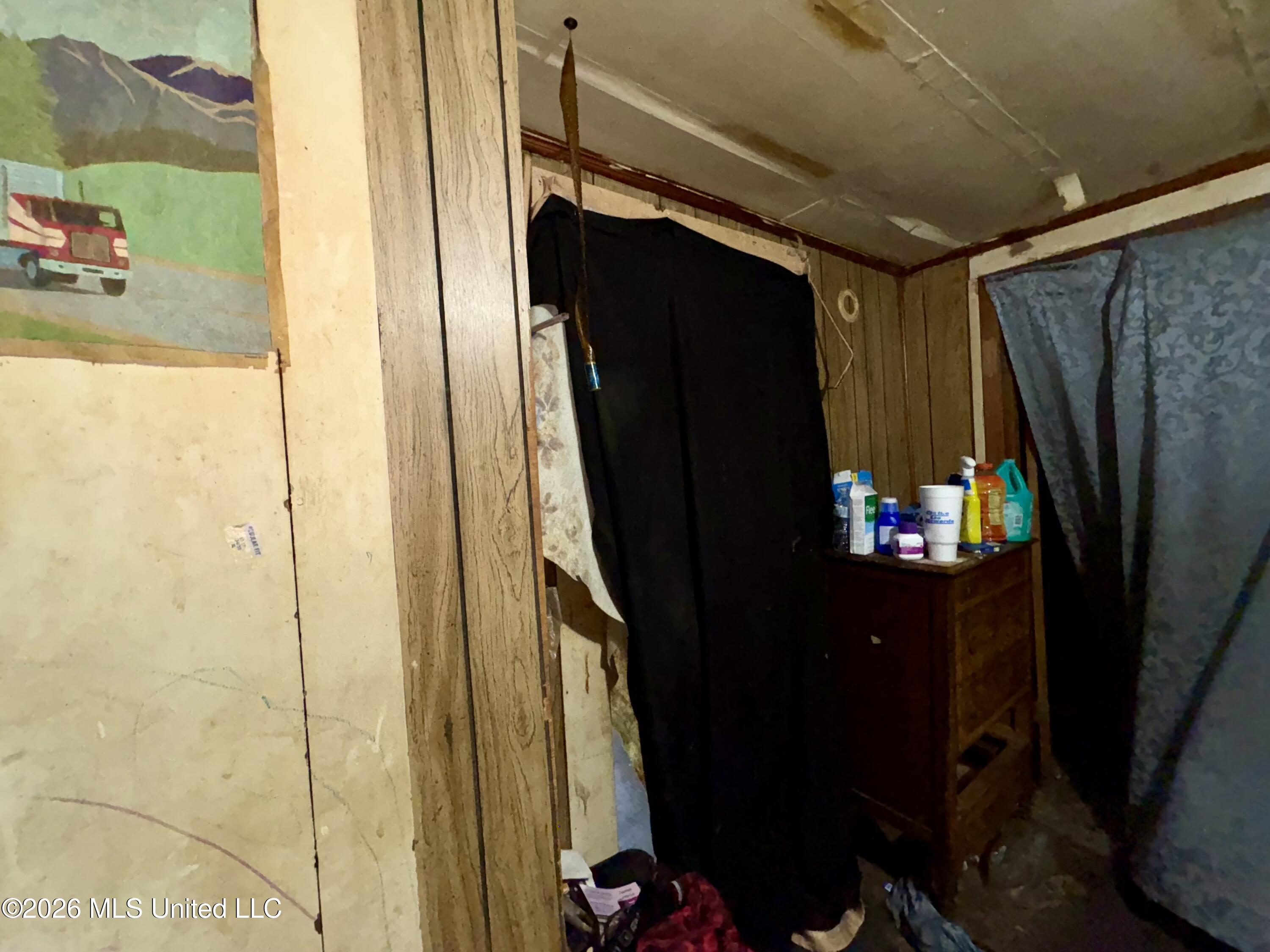 607 N Spruce Street Property Photo 4
