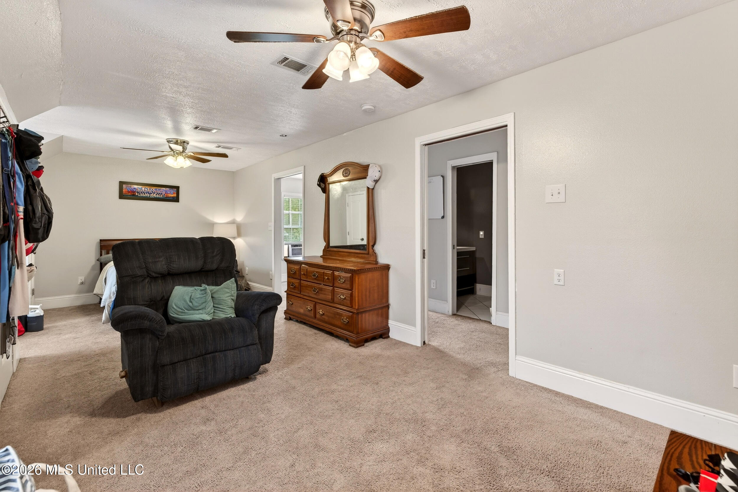 430 Gladstone Street Property Photo 34