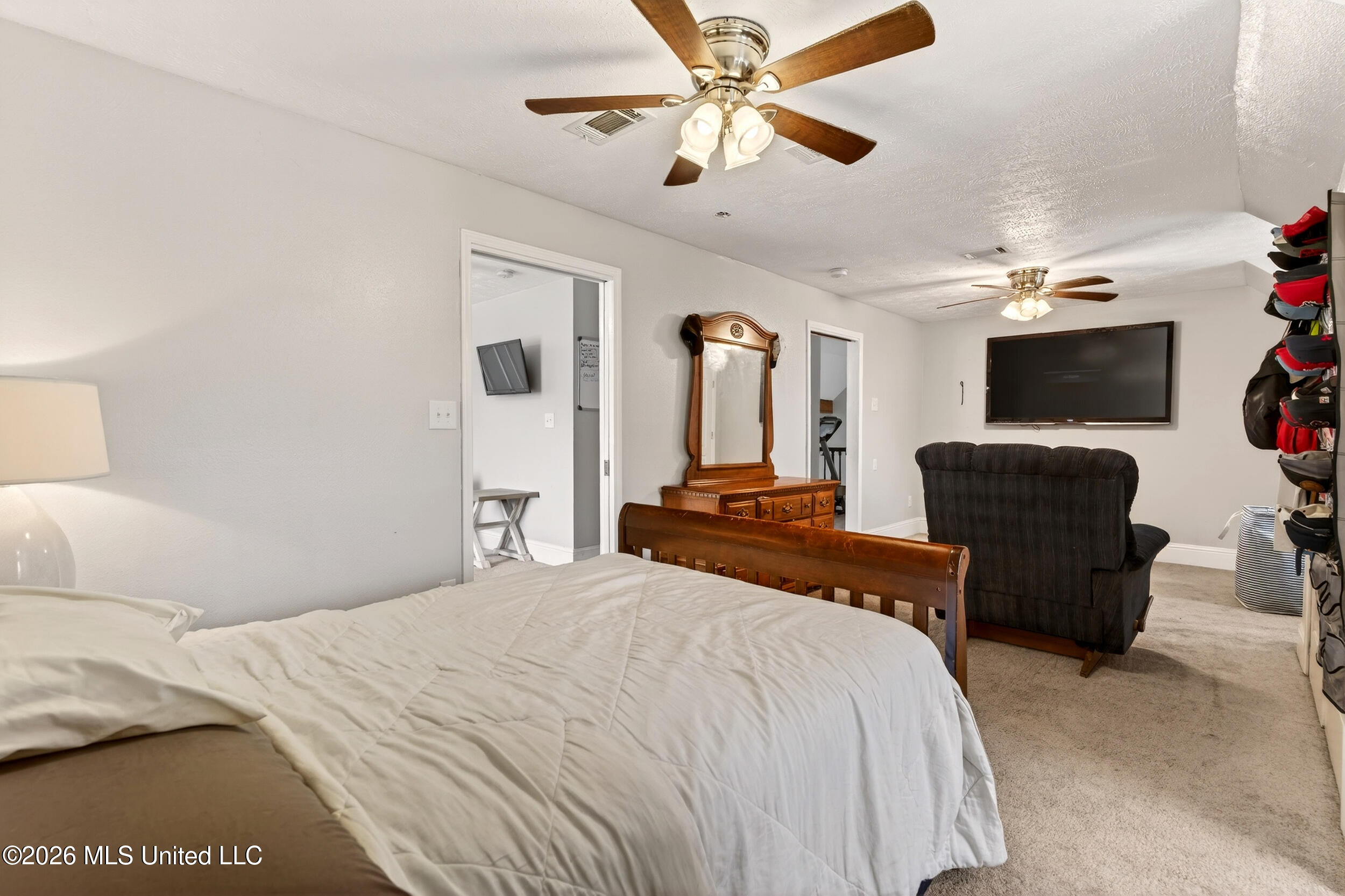 430 Gladstone Street Property Photo 35