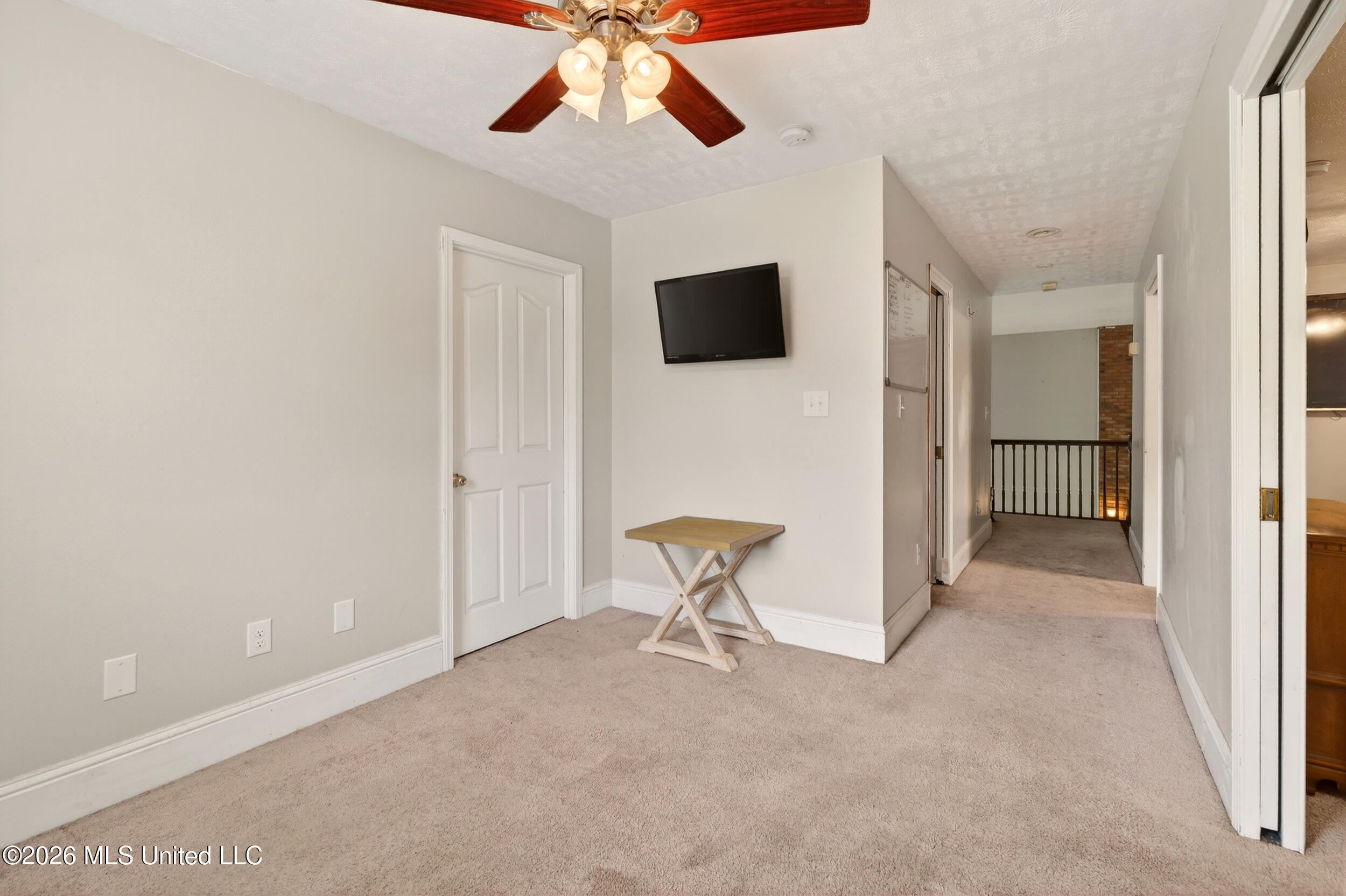 430 Gladstone Street Property Photo 38
