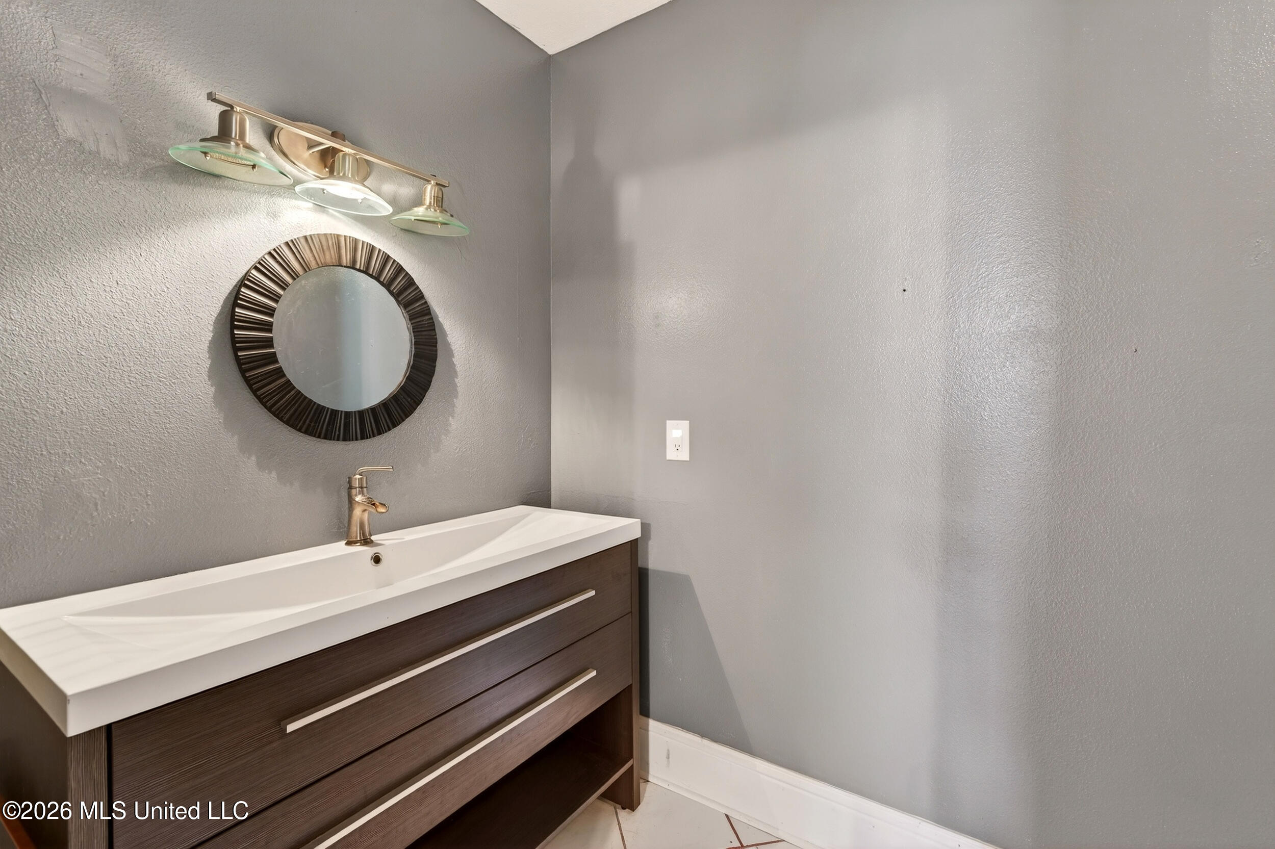 430 Gladstone Street Property Photo 40