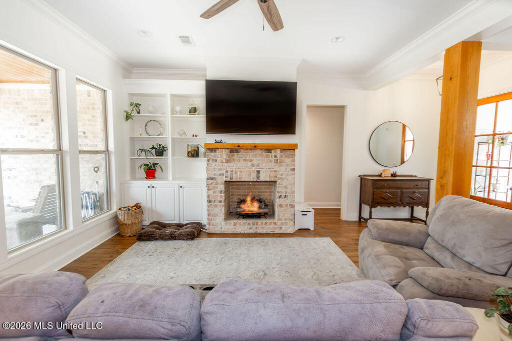 401 Castlewoods Boulevard Property Photo 6