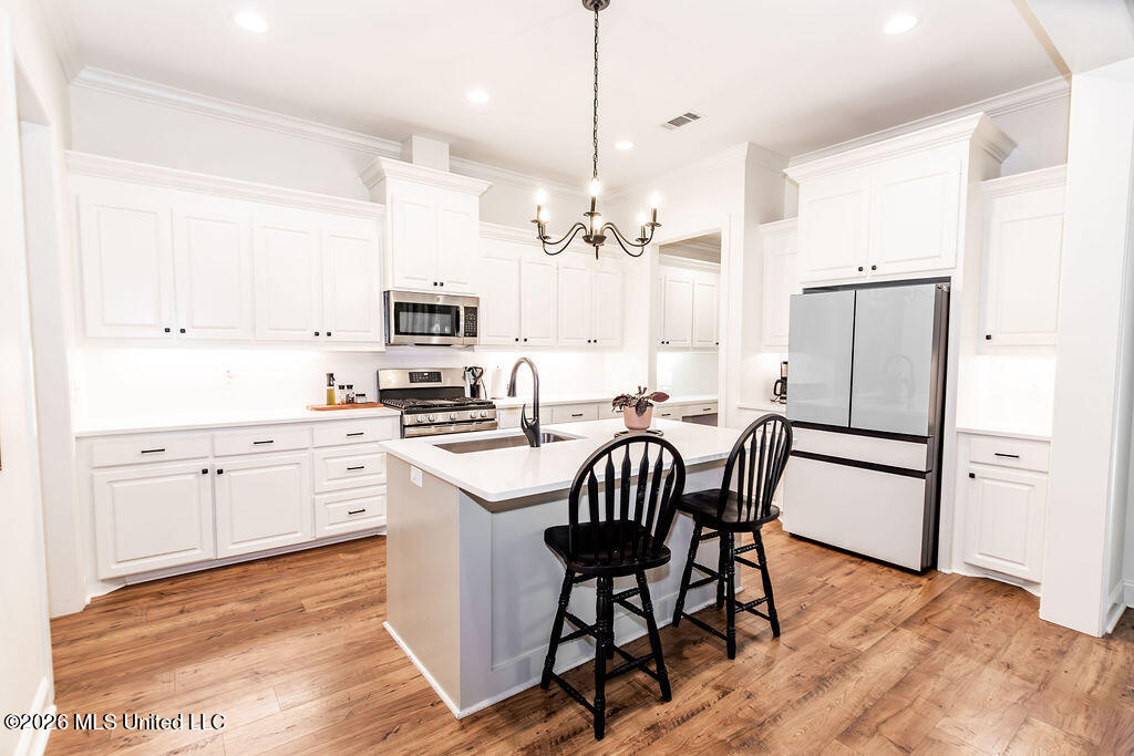 401 Castlewoods Boulevard Property Photo 10
