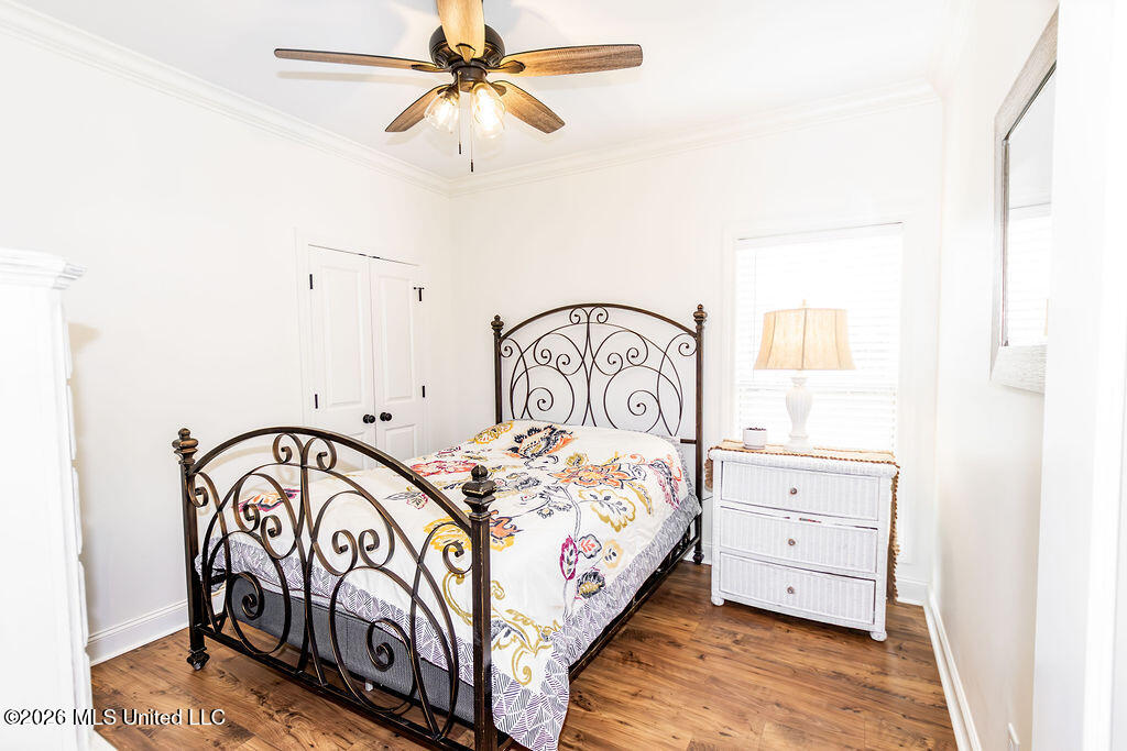 401 Castlewoods Boulevard Property Photo 25