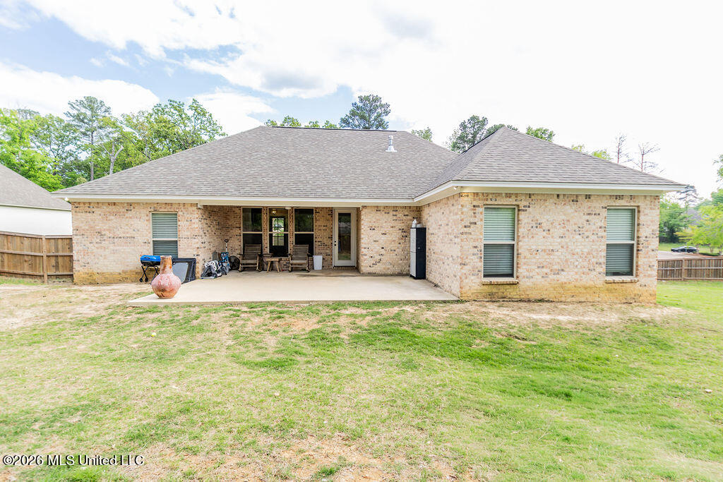 401 Castlewoods Boulevard Property Photo 33